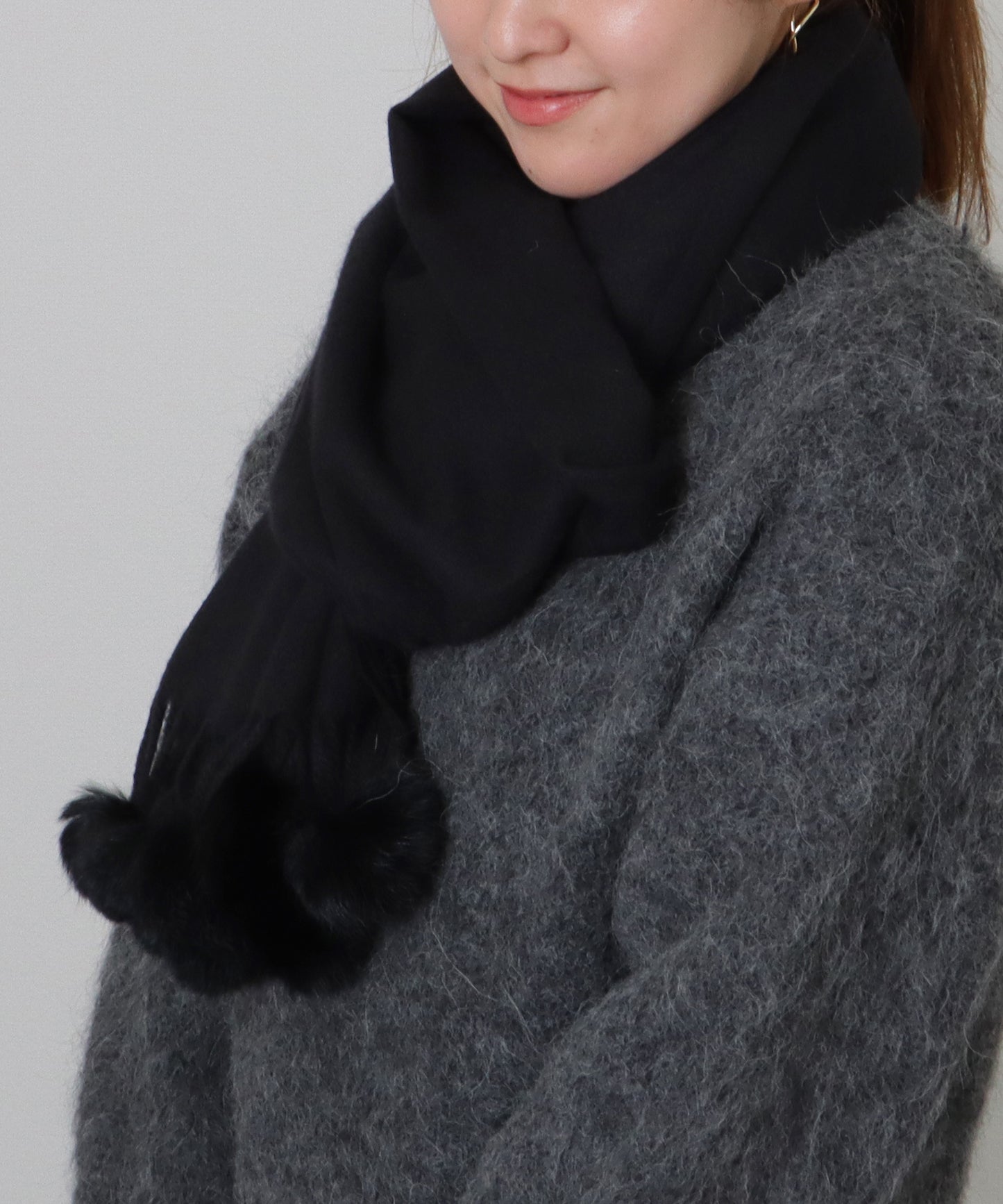 ソリッドカラー ファー ポンポン付き フリンジ マフラー