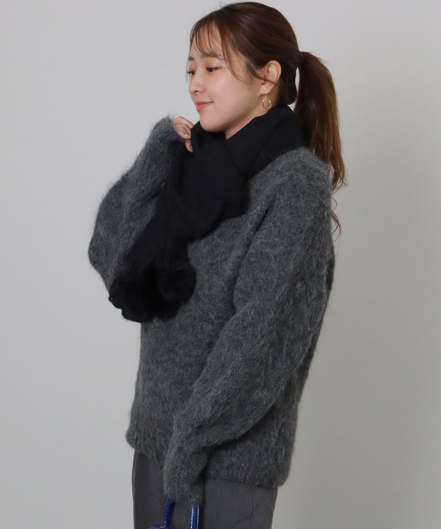 ソリッドカラー ファー ポンポン付き フリンジ マフラー