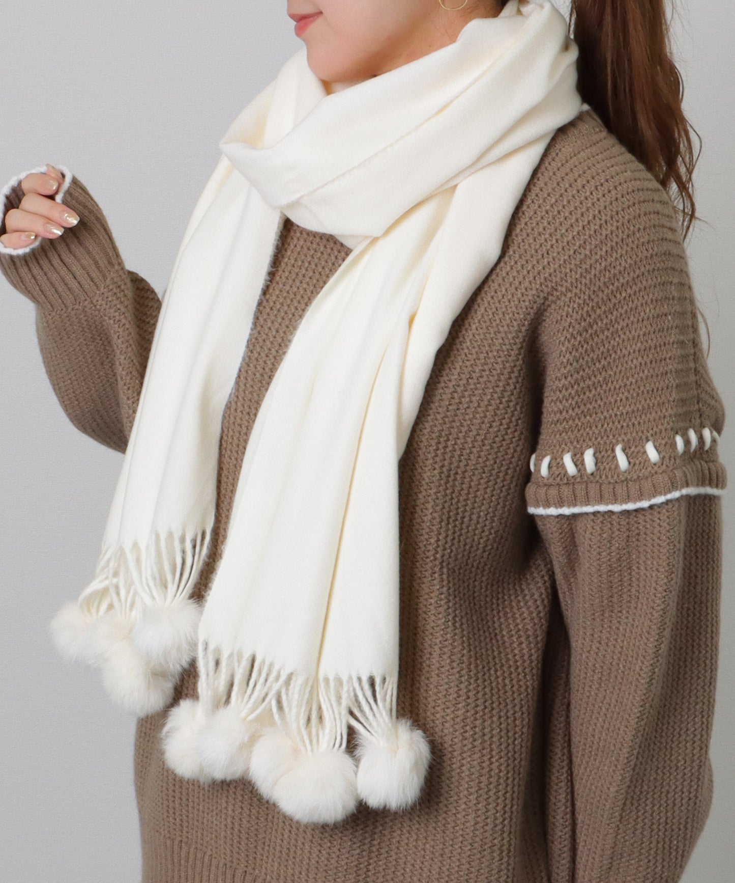 ソリッドカラー ファー ポンポン付き フリンジ マフラー