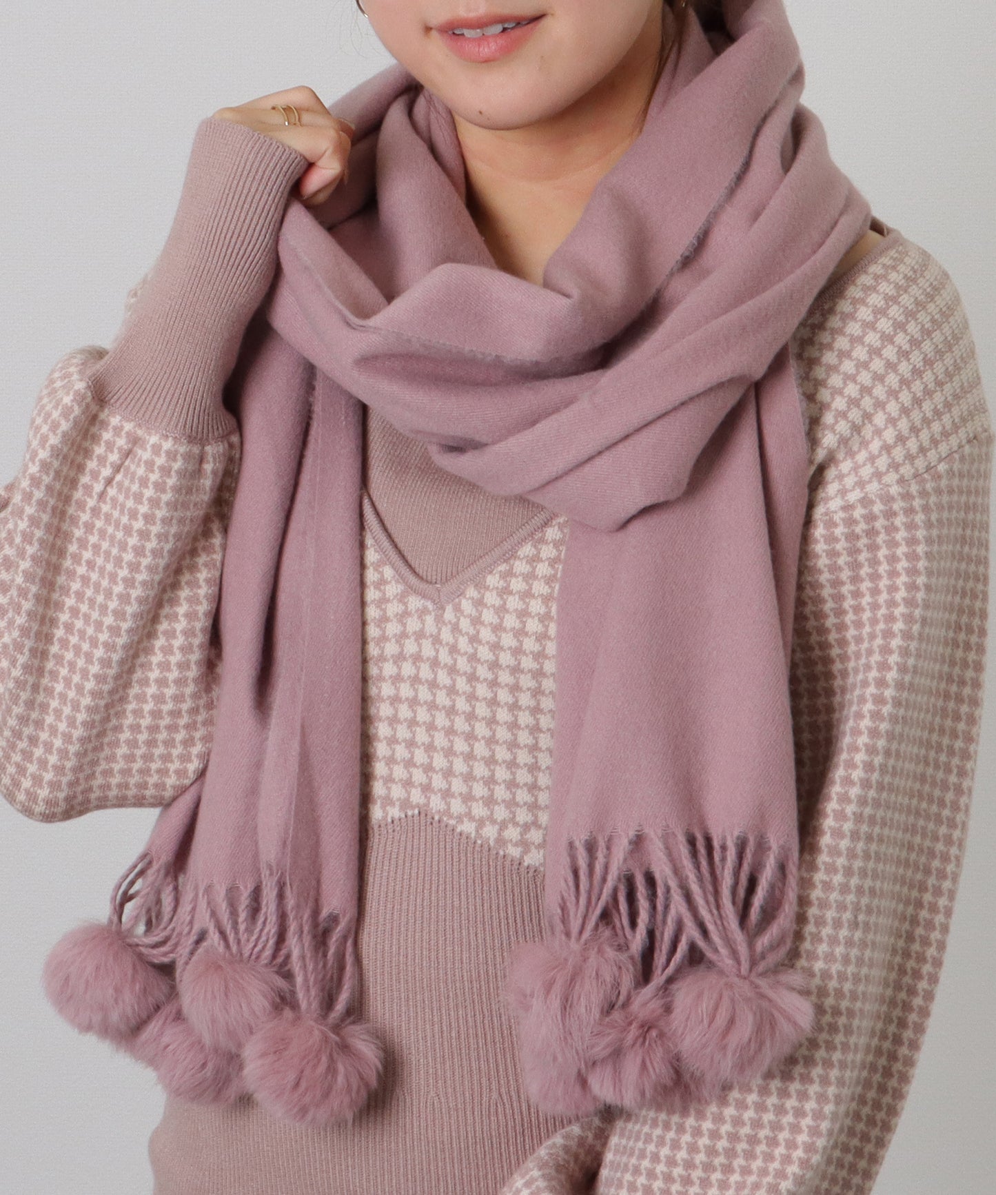 ソリッドカラー ファー ポンポン付き フリンジ マフラー