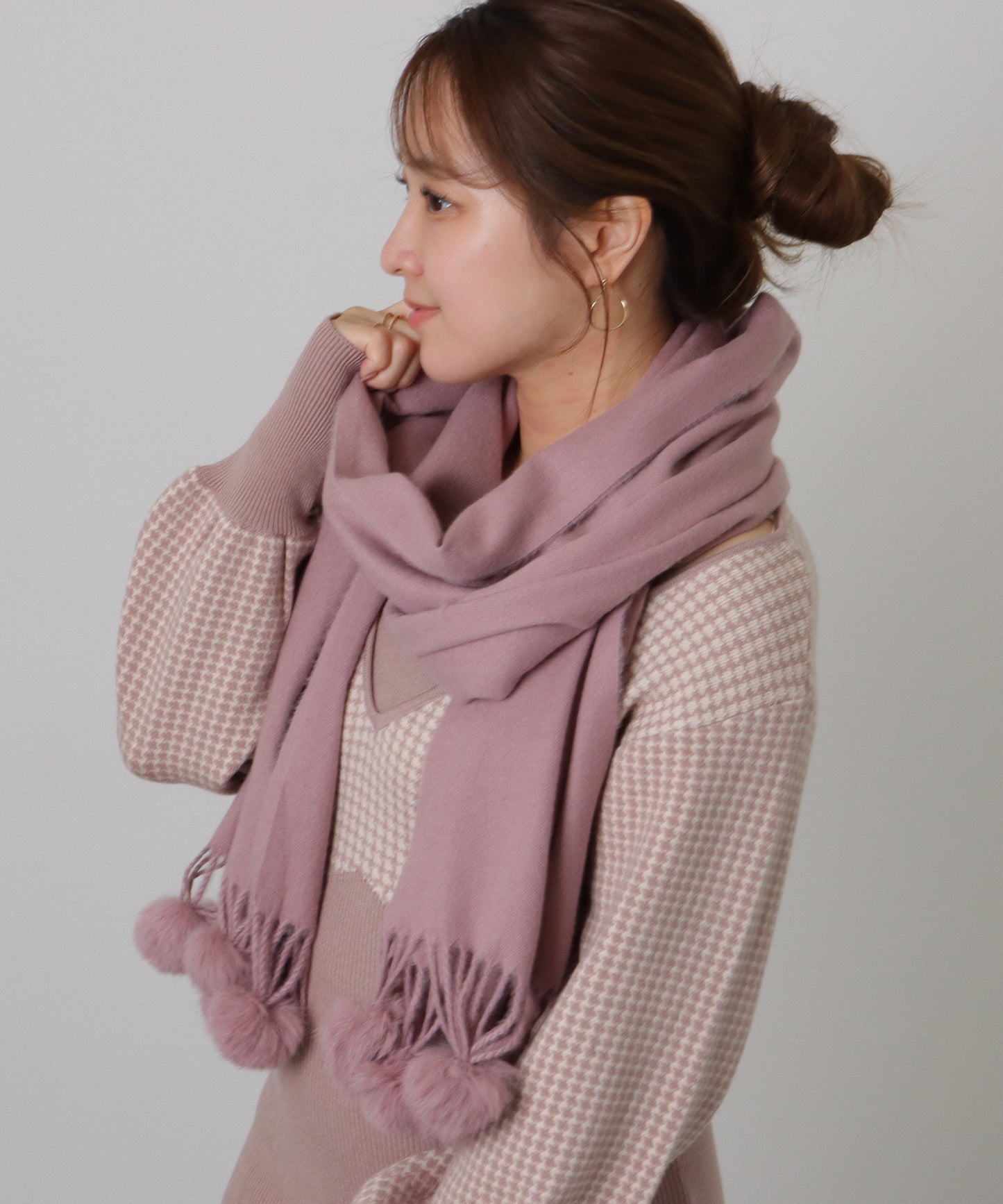 ソリッドカラー ファー ポンポン付き フリンジ マフラー