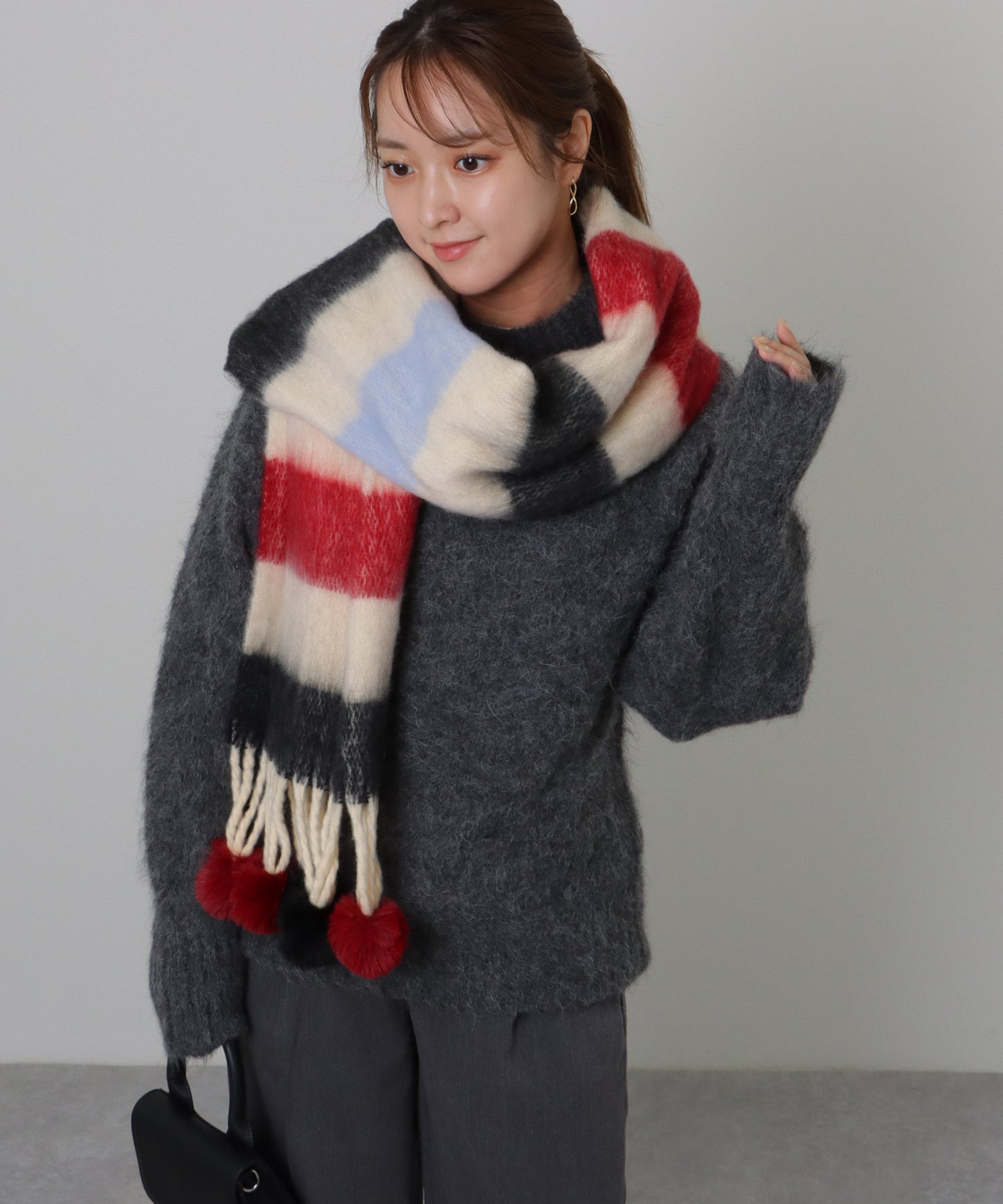 ファー ポンポン付き グラデーション フリンジ マフラー