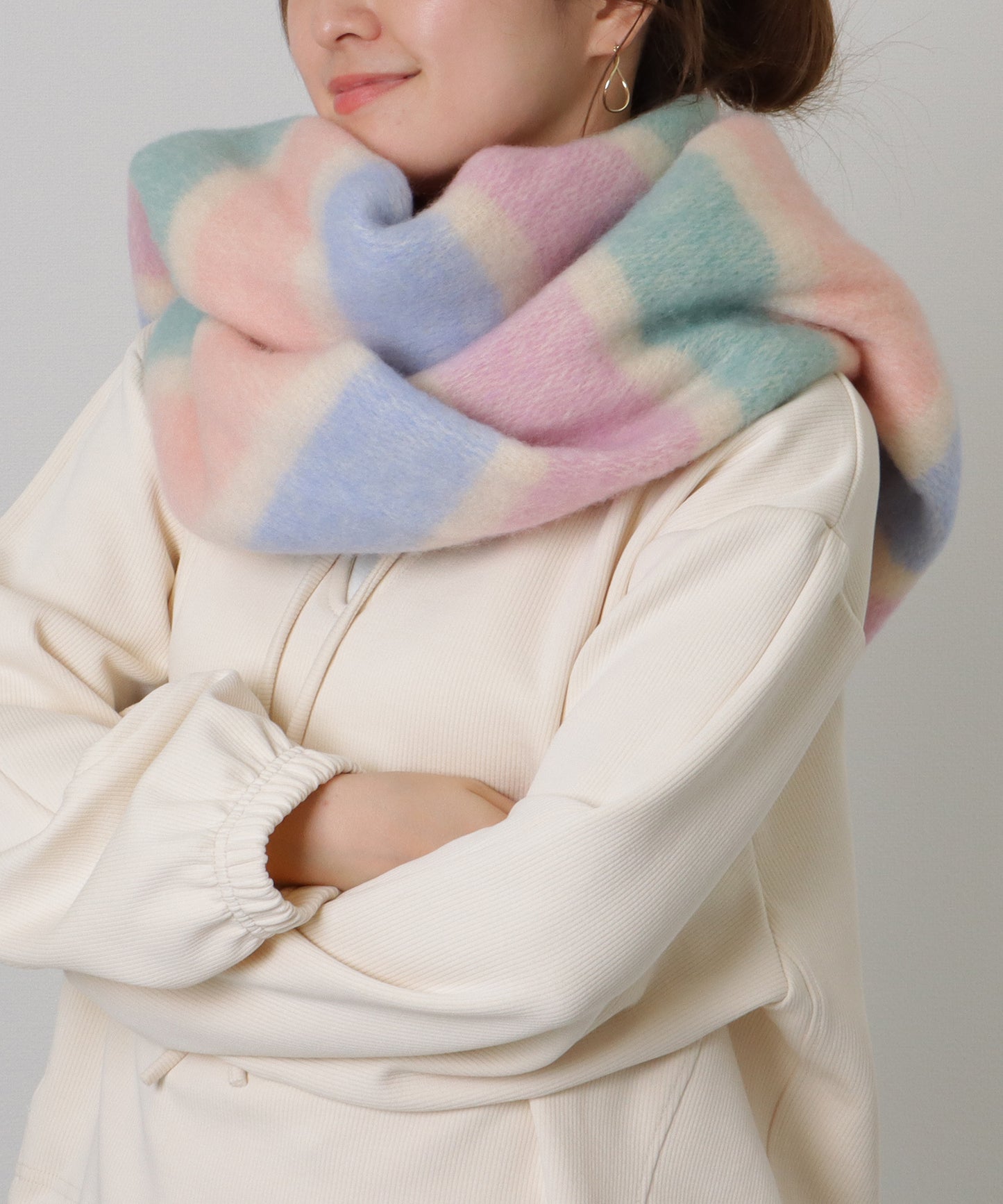 ファー ポンポン付き グラデーション フリンジ マフラー