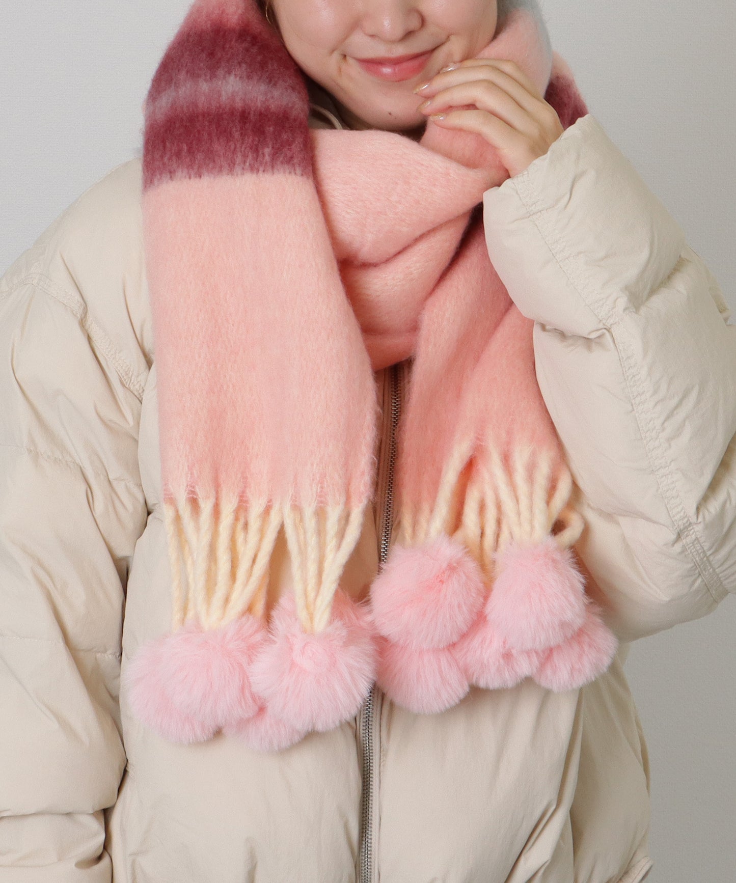 ファー ポンポン付き グラデーション フリンジ マフラー