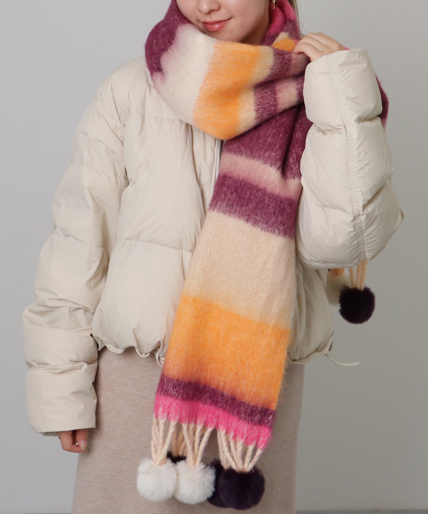 ファー ポンポン付き グラデーション フリンジ マフラー