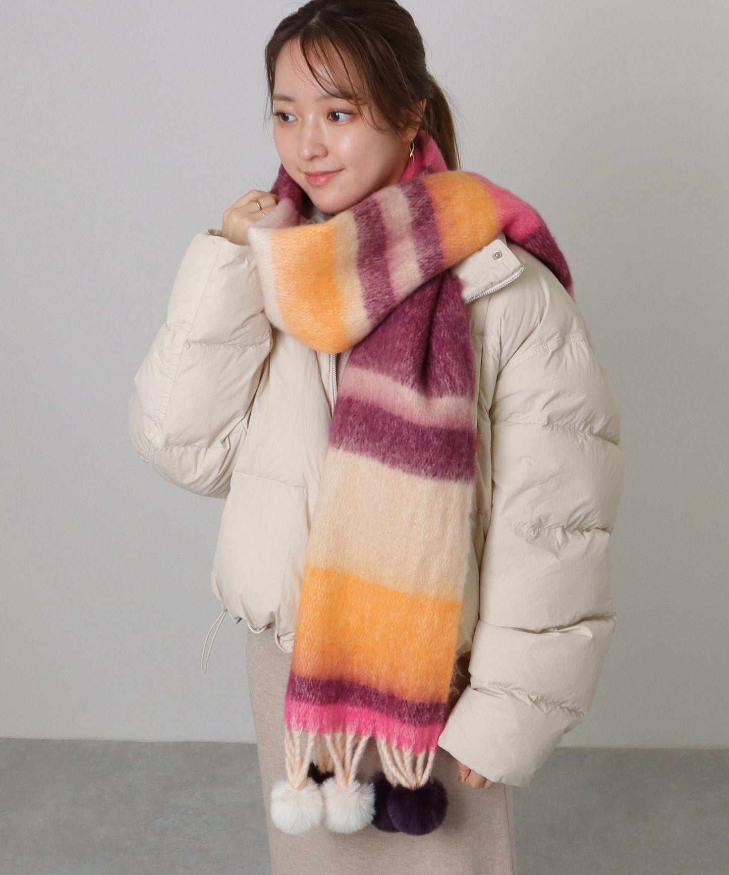 ファー ポンポン付き グラデーション フリンジ マフラー