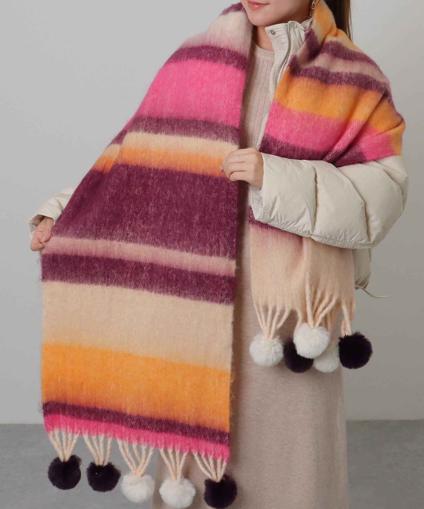 ファー ポンポン付き グラデーション フリンジ マフラー