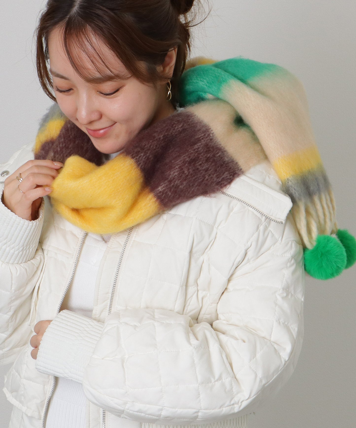 ファー ポンポン付き グラデーション フリンジ マフラー