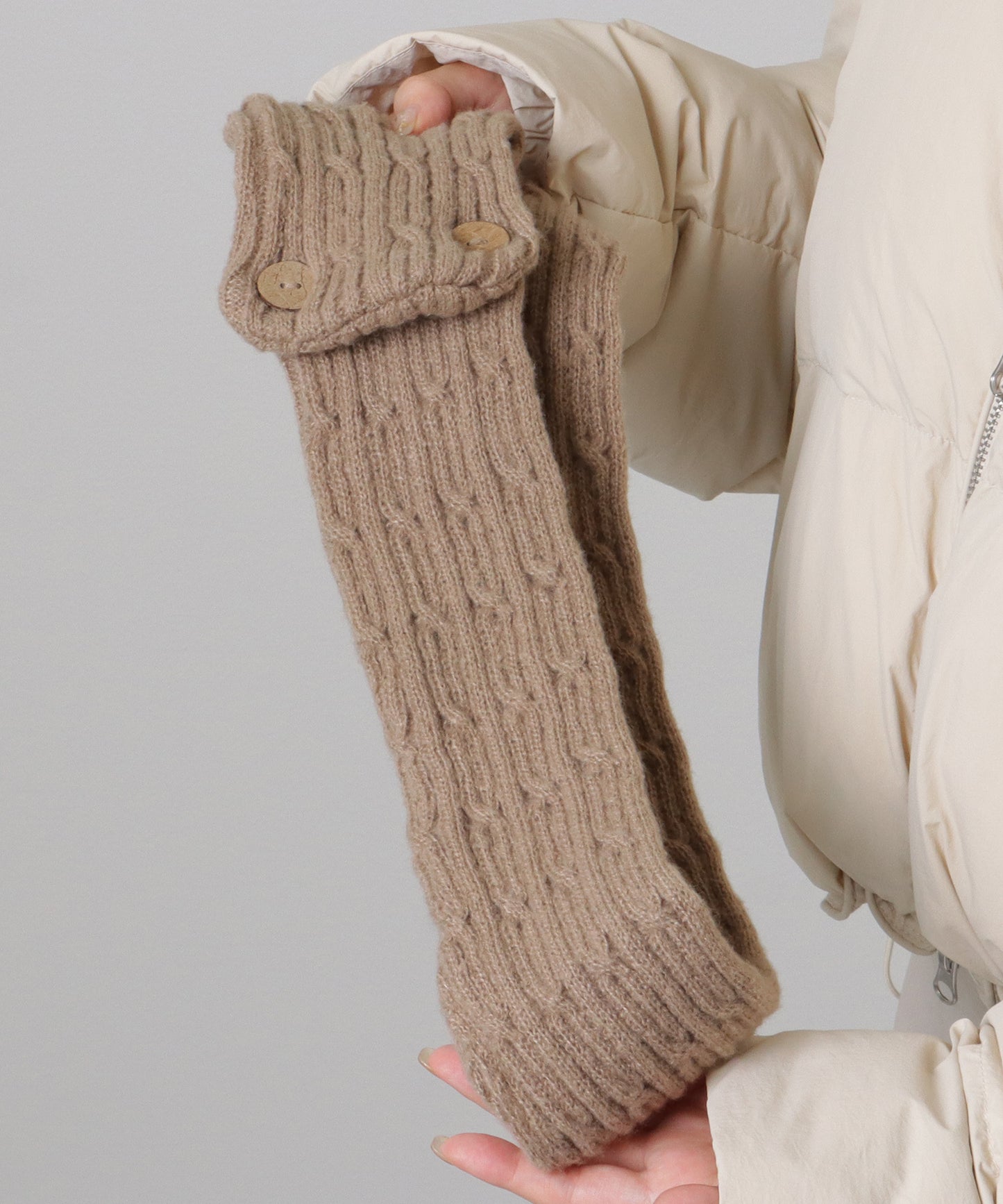 ソリッドカラー ボタン付き ケーブル ニット マフラー