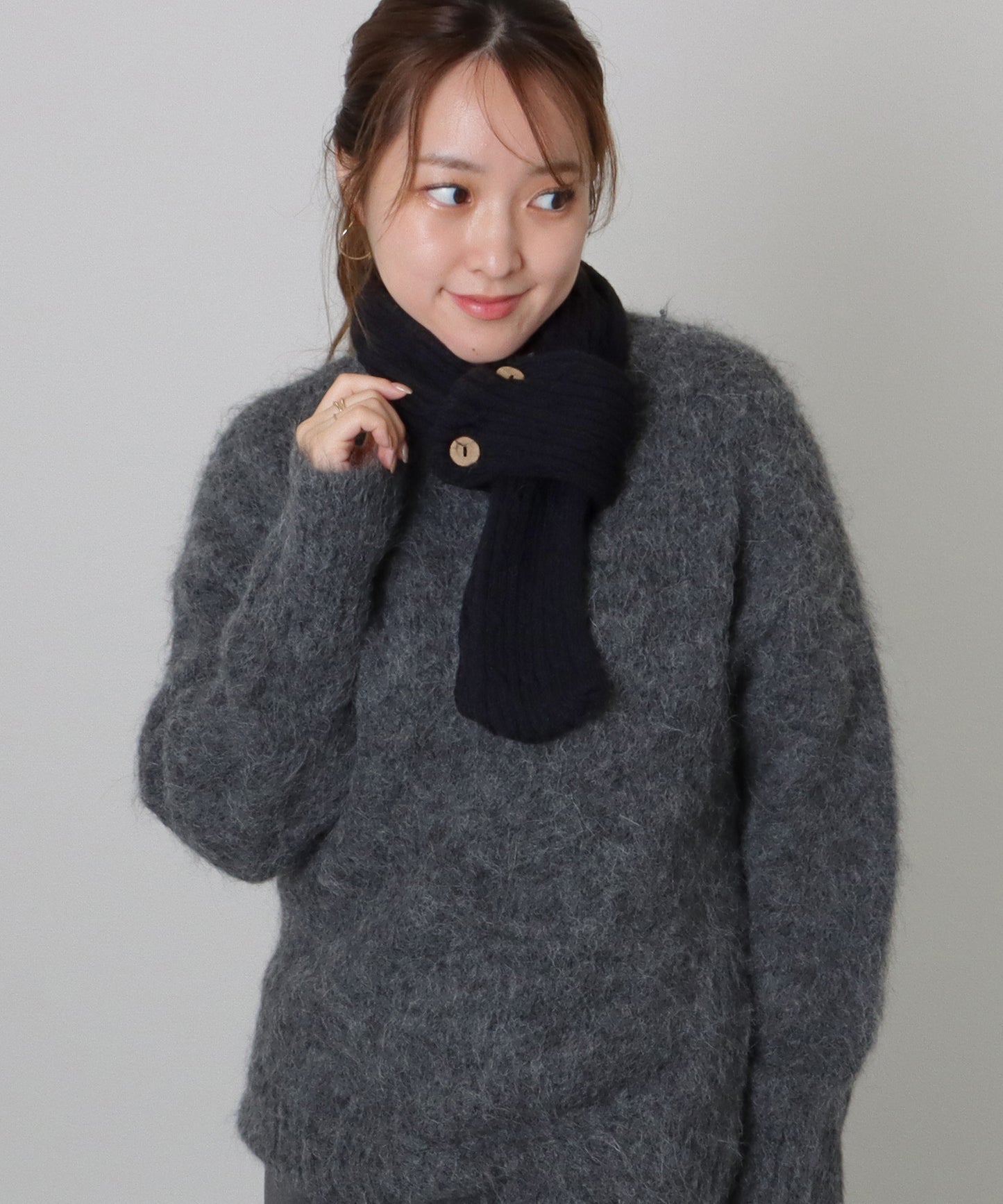 ソリッドカラー ボタン付き ケーブル ニット マフラー