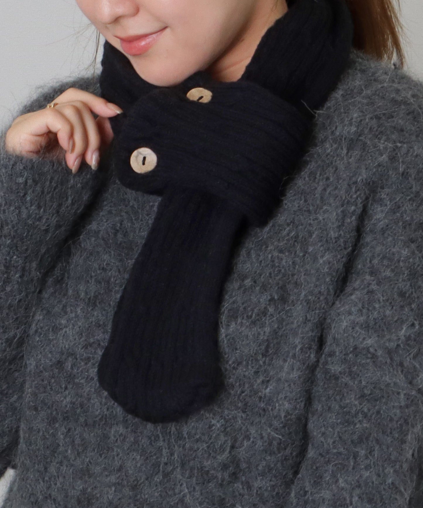 ソリッドカラー ボタン付き ケーブル ニット マフラー