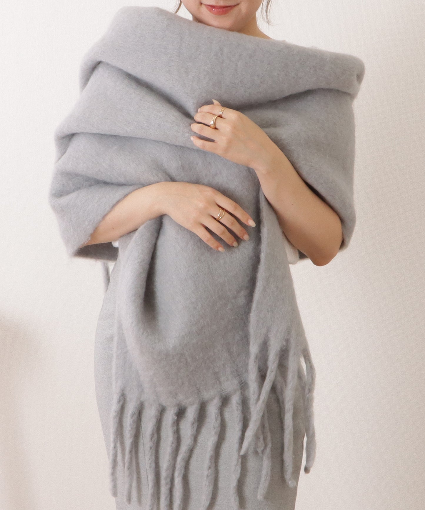 ボリュームフリンジシンプル大判マフラー