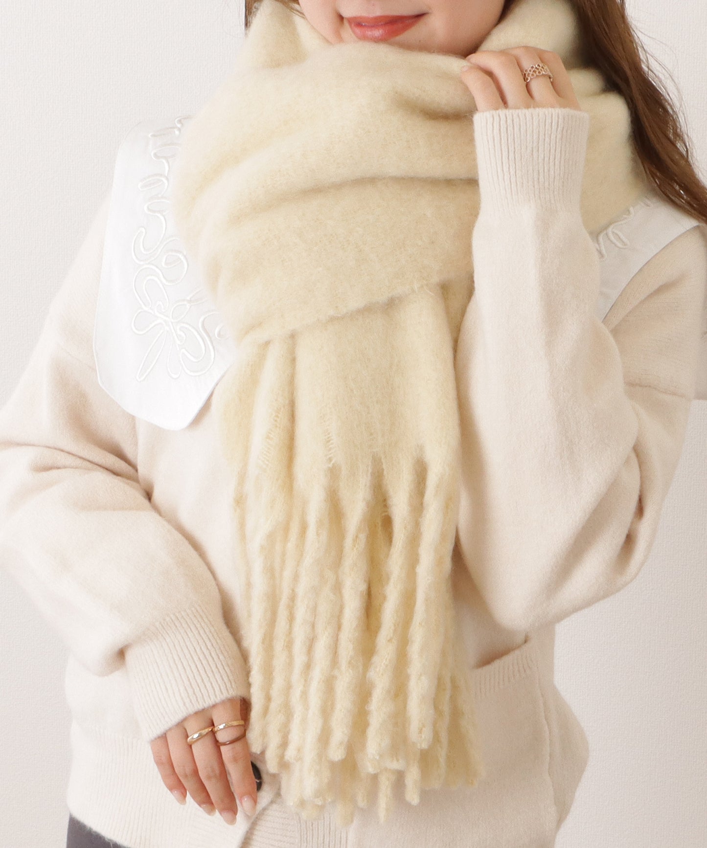 ボリュームフリンジシンプル大判マフラー