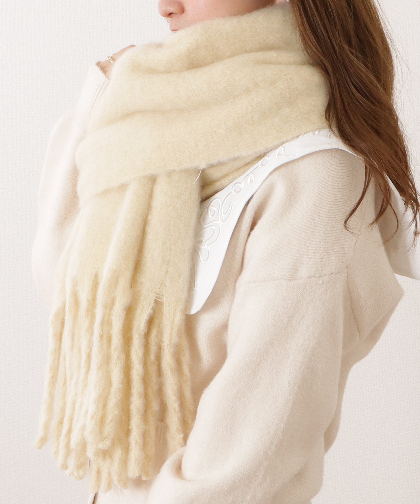 ボリュームフリンジシンプル大判マフラー