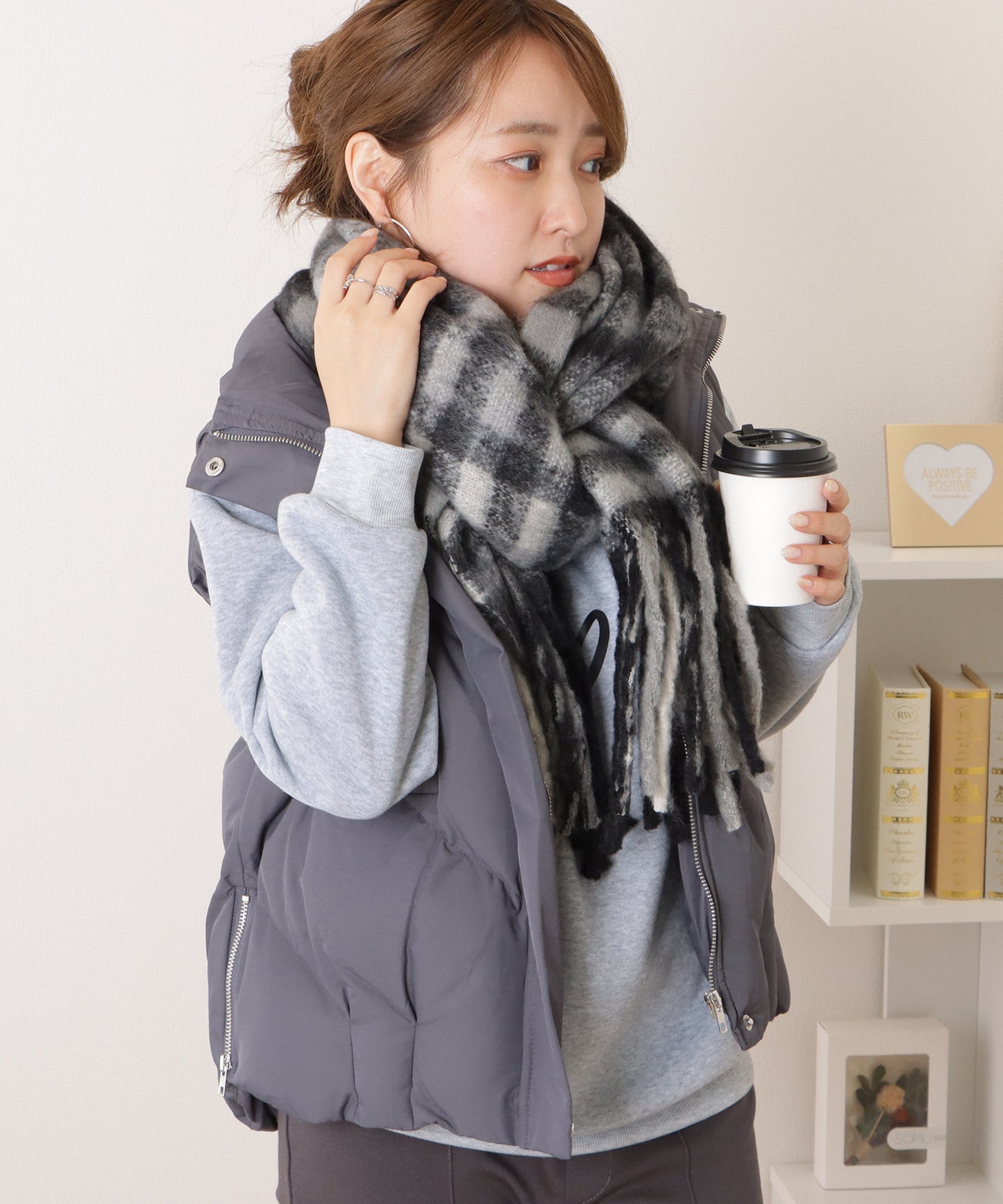 配色チェック大判フリンジニットストール