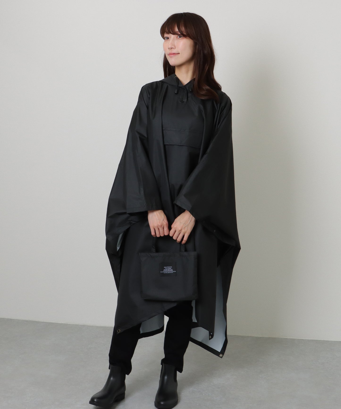 スナップ付き ベーシック フーデット レイン ポンチョ