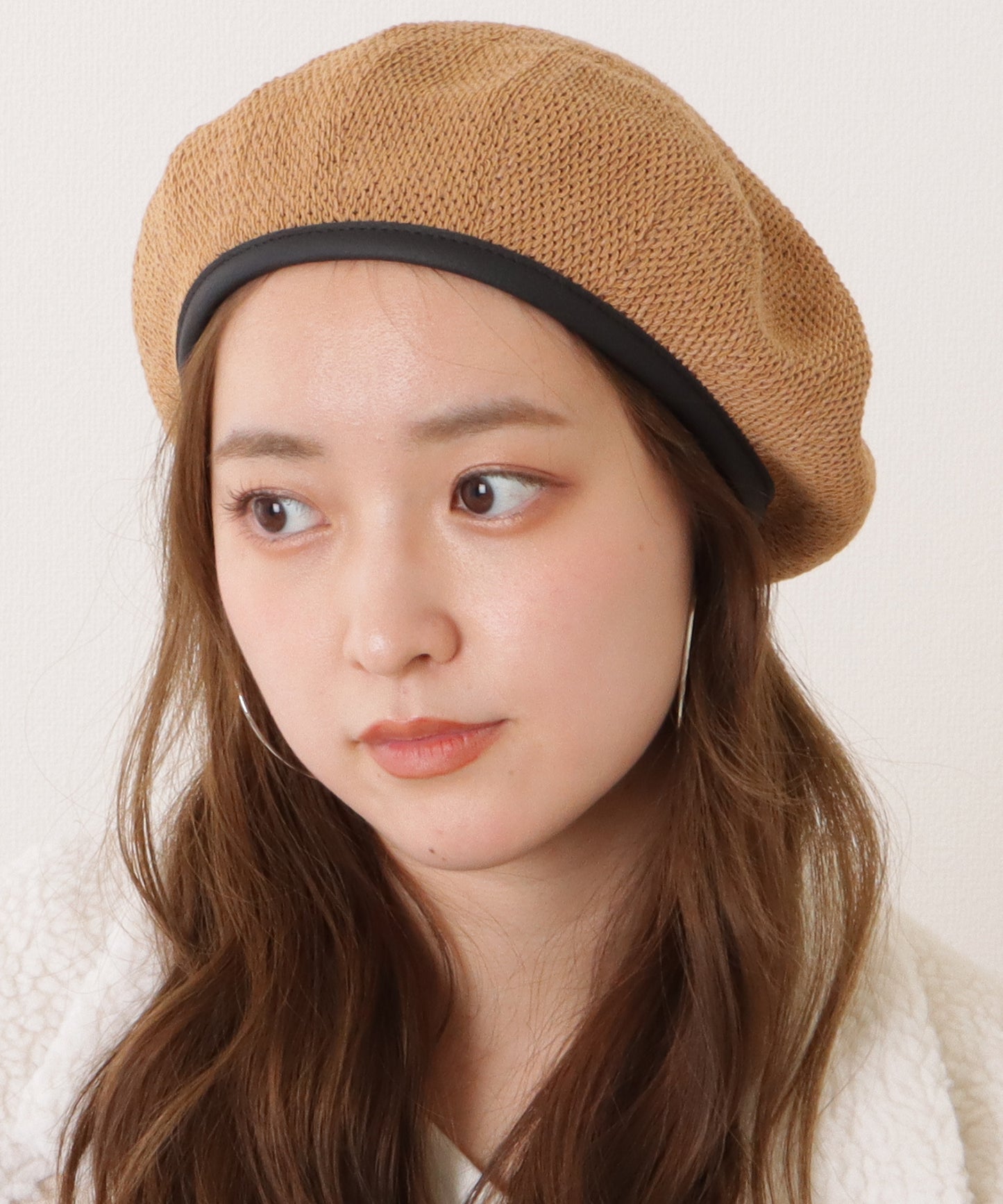 レザー調パイピングメッシュベレー帽