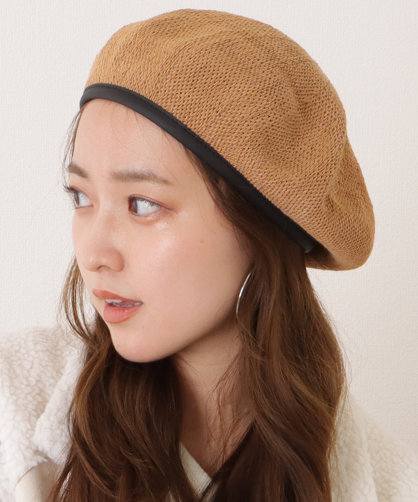 レザー調パイピングメッシュベレー帽