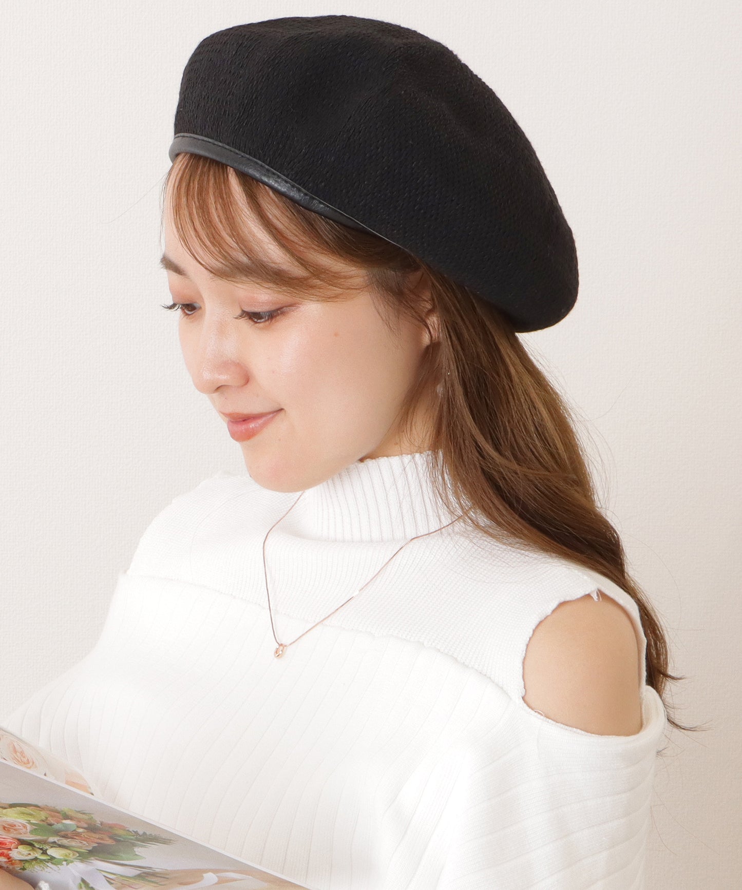 レザー調パイピングメッシュベレー帽