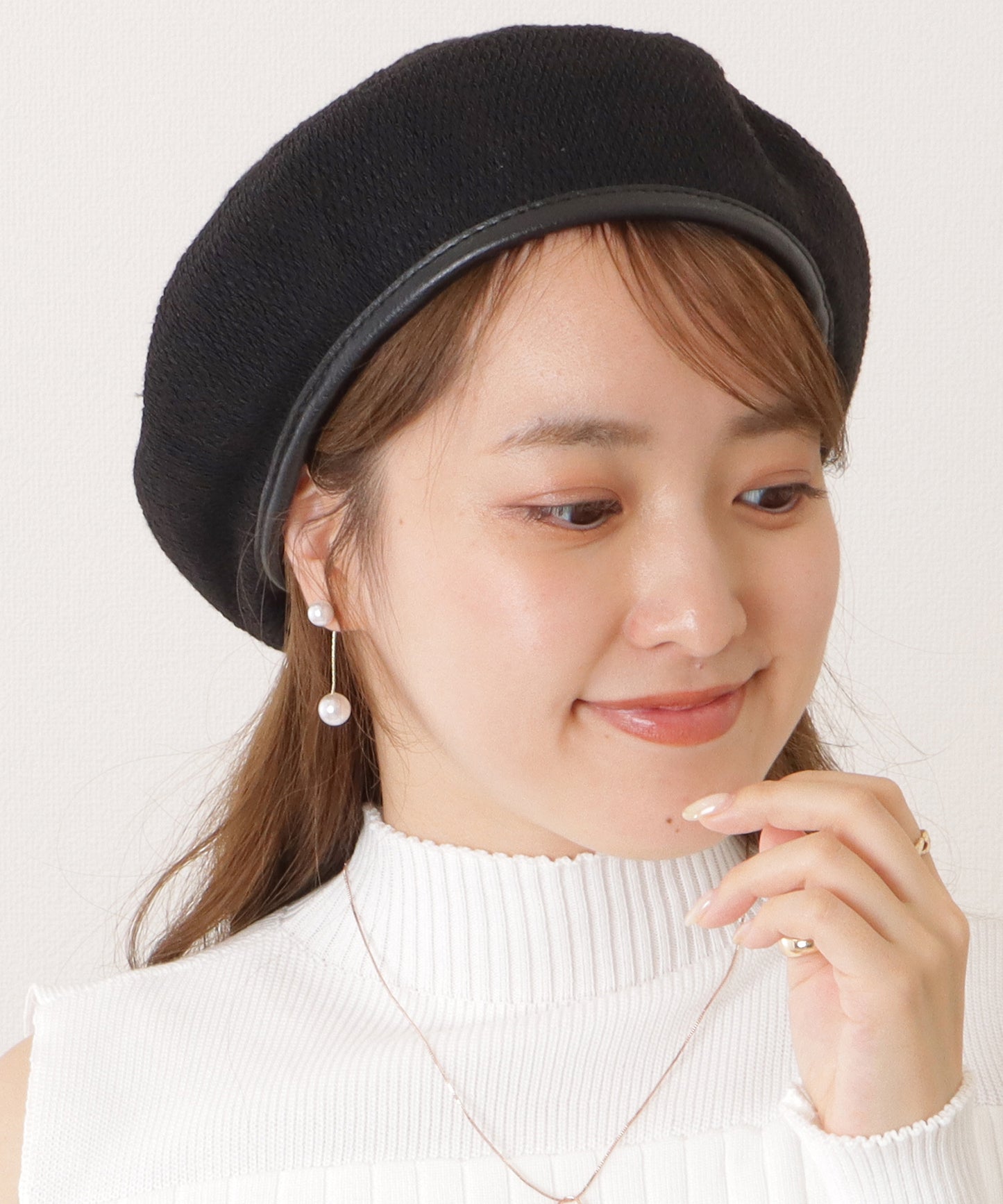 レザー調パイピングメッシュベレー帽