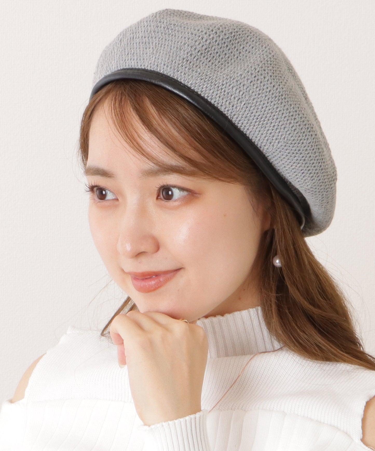 レザー調パイピングメッシュベレー帽