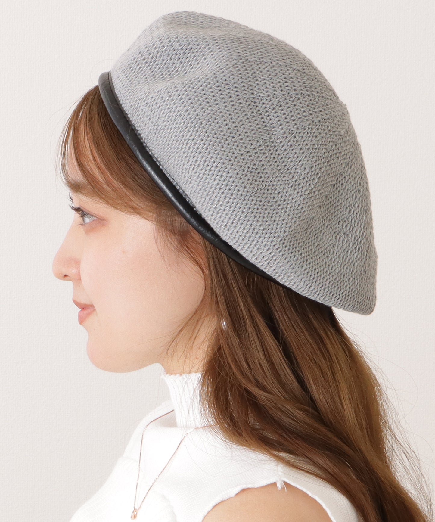 レザー調パイピングメッシュベレー帽