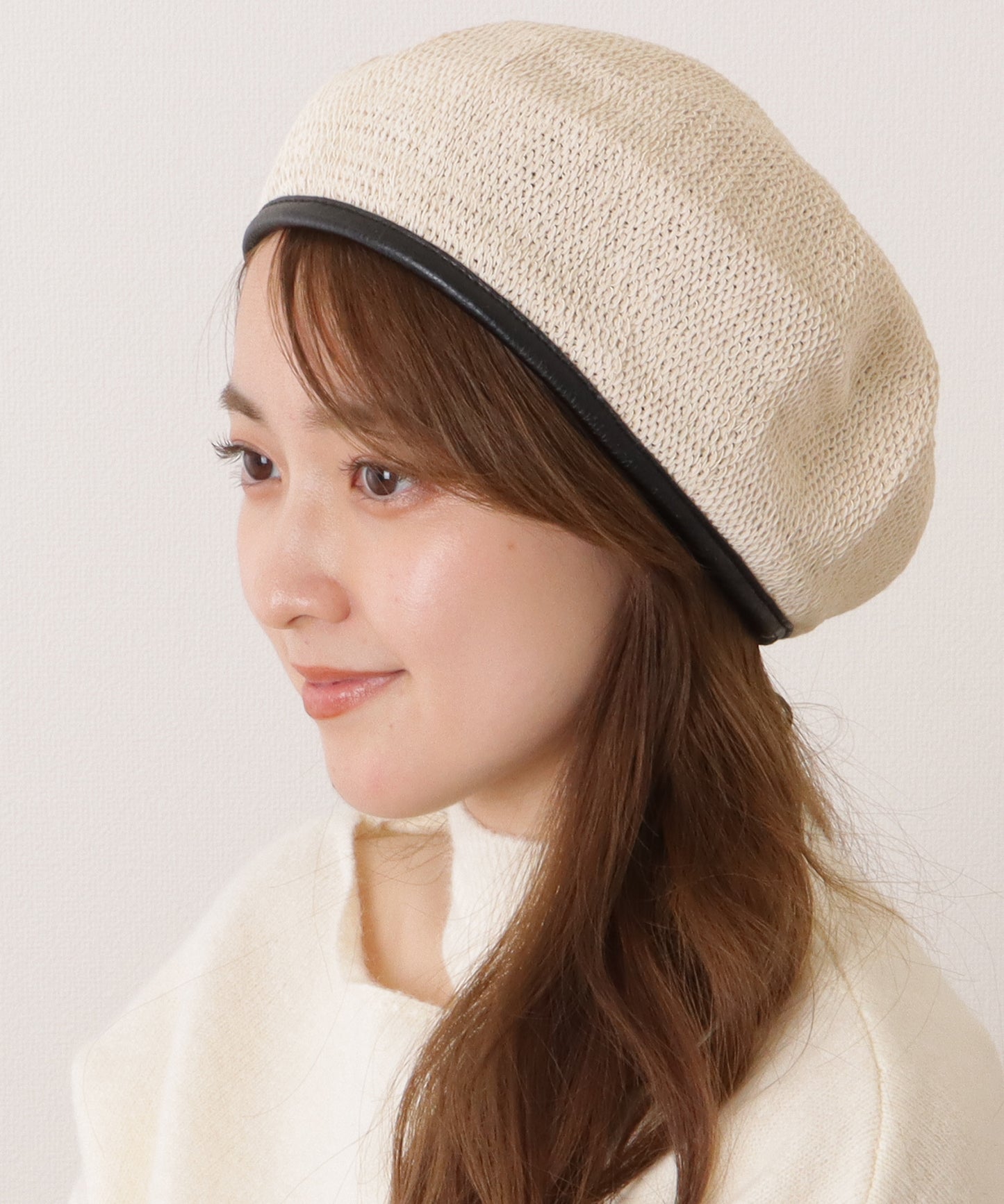 レザー調パイピングメッシュベレー帽