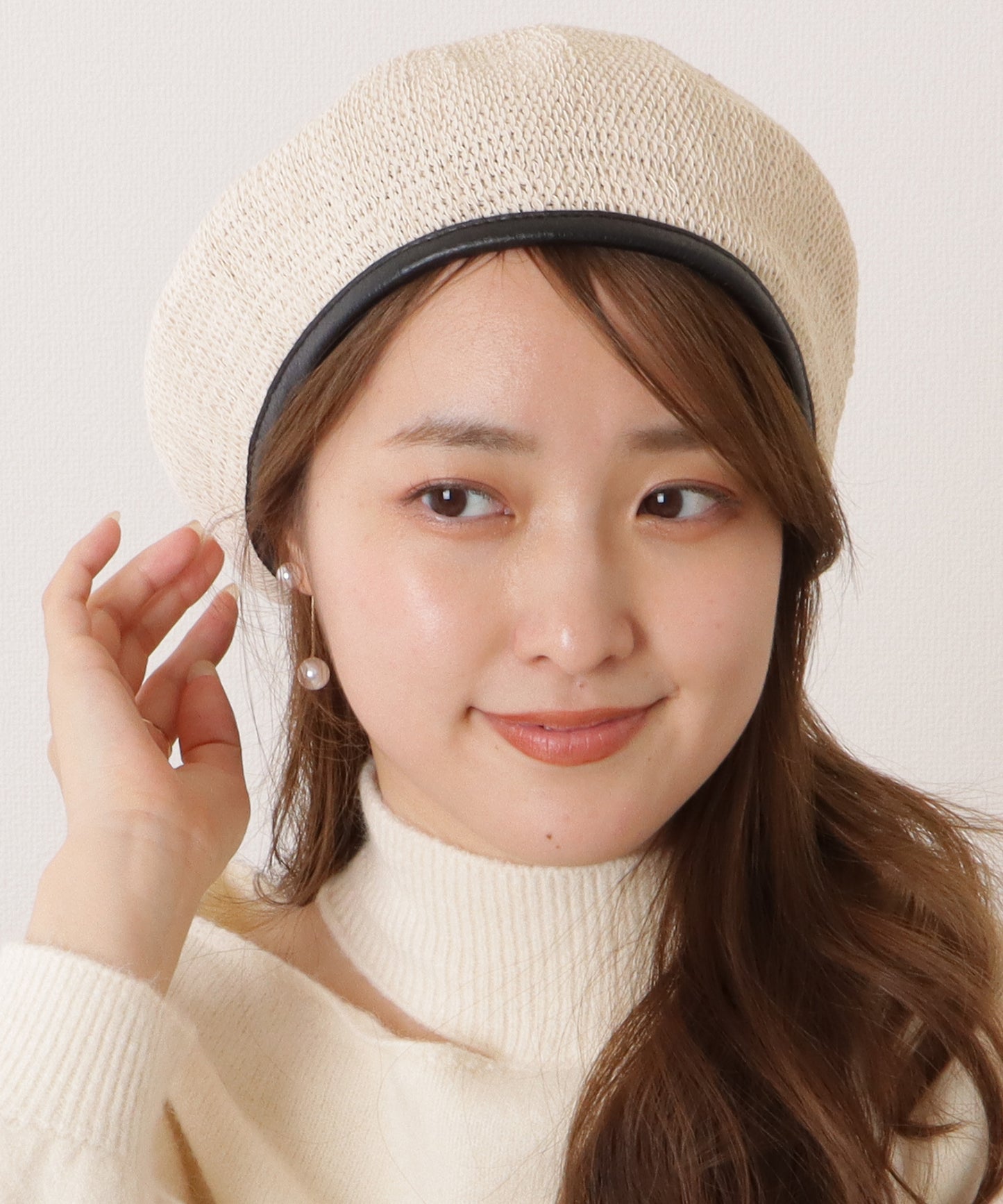 レザー調パイピングメッシュベレー帽