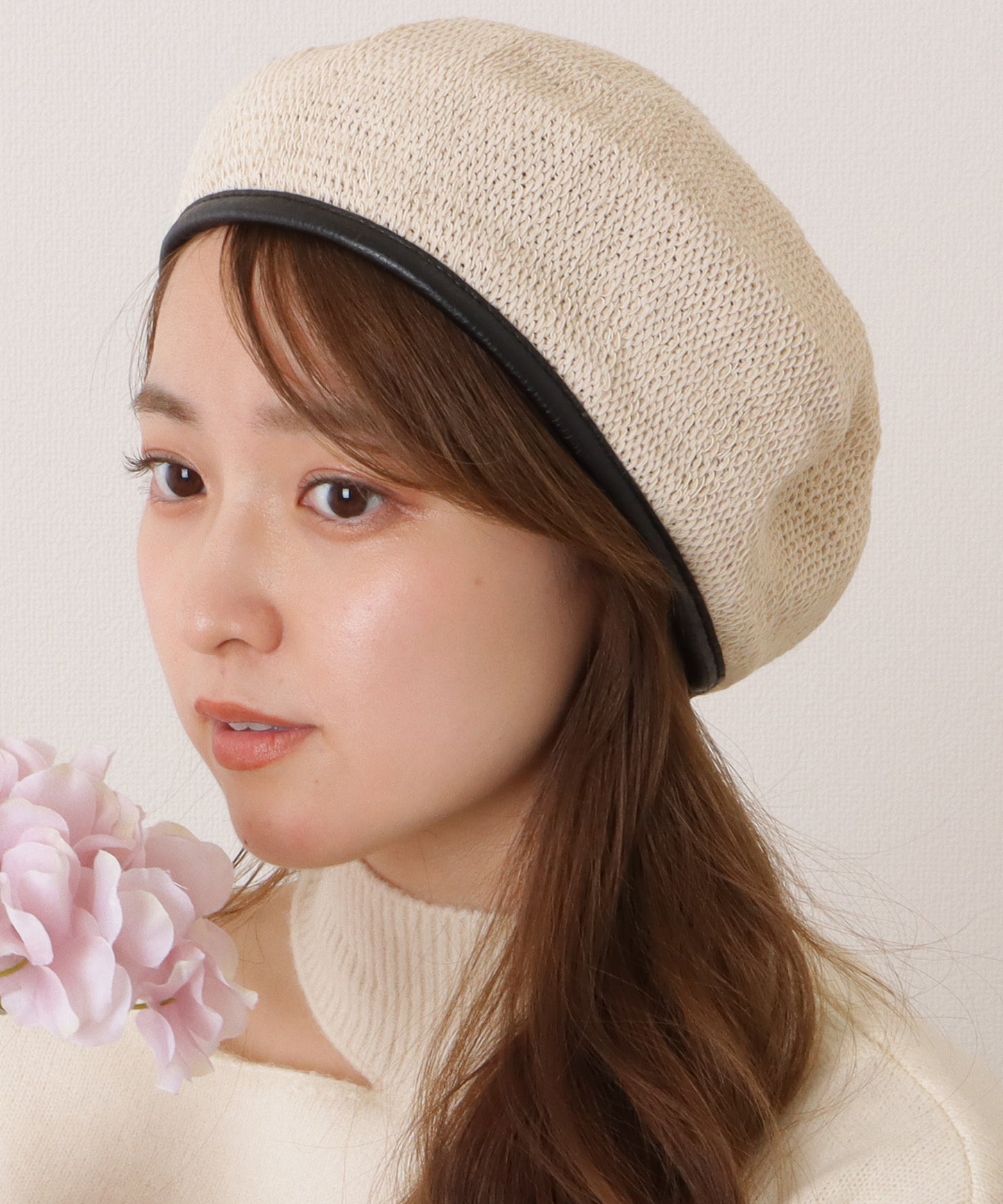 レザー調パイピングメッシュベレー帽