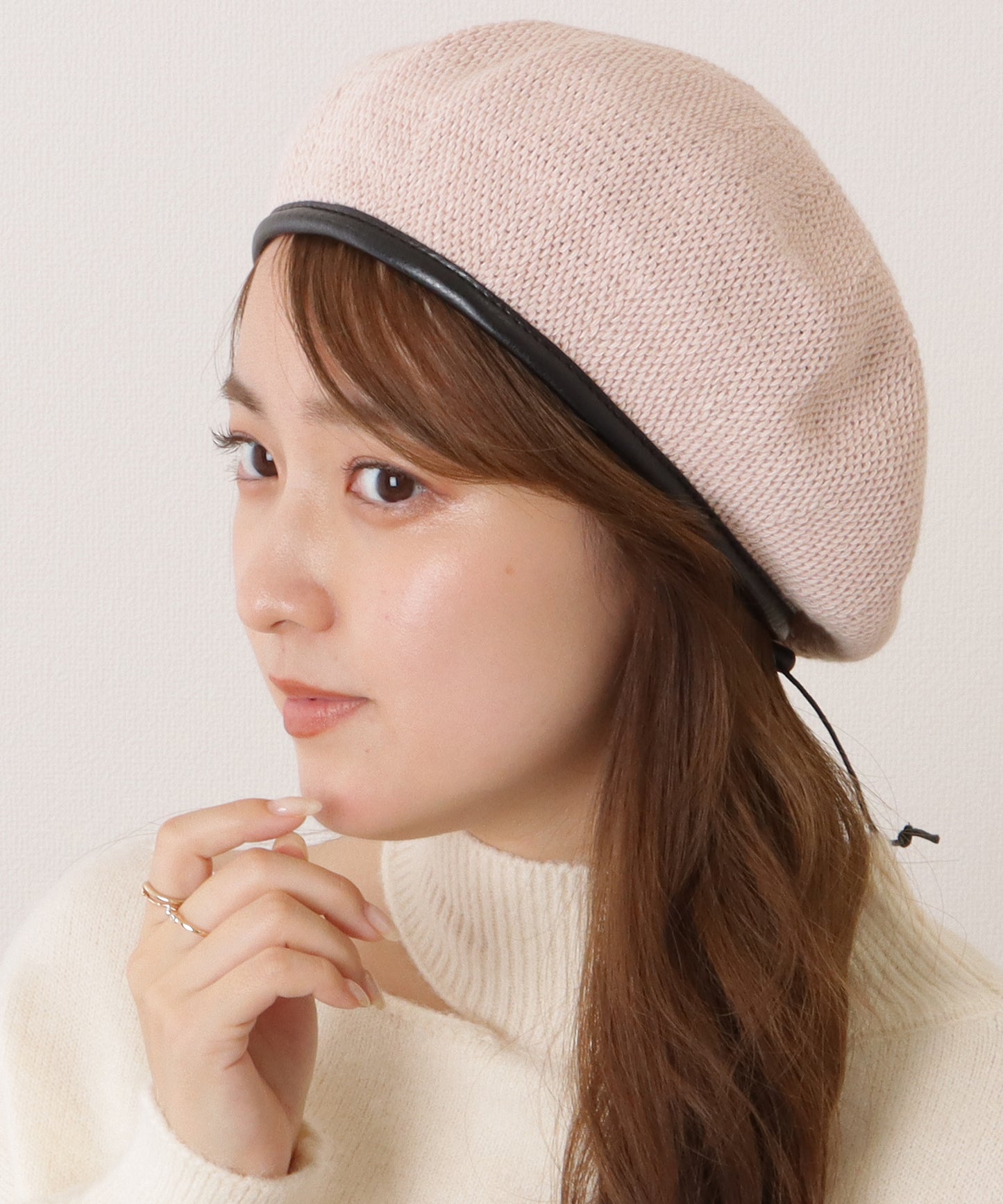 レザー調パイピングメッシュベレー帽