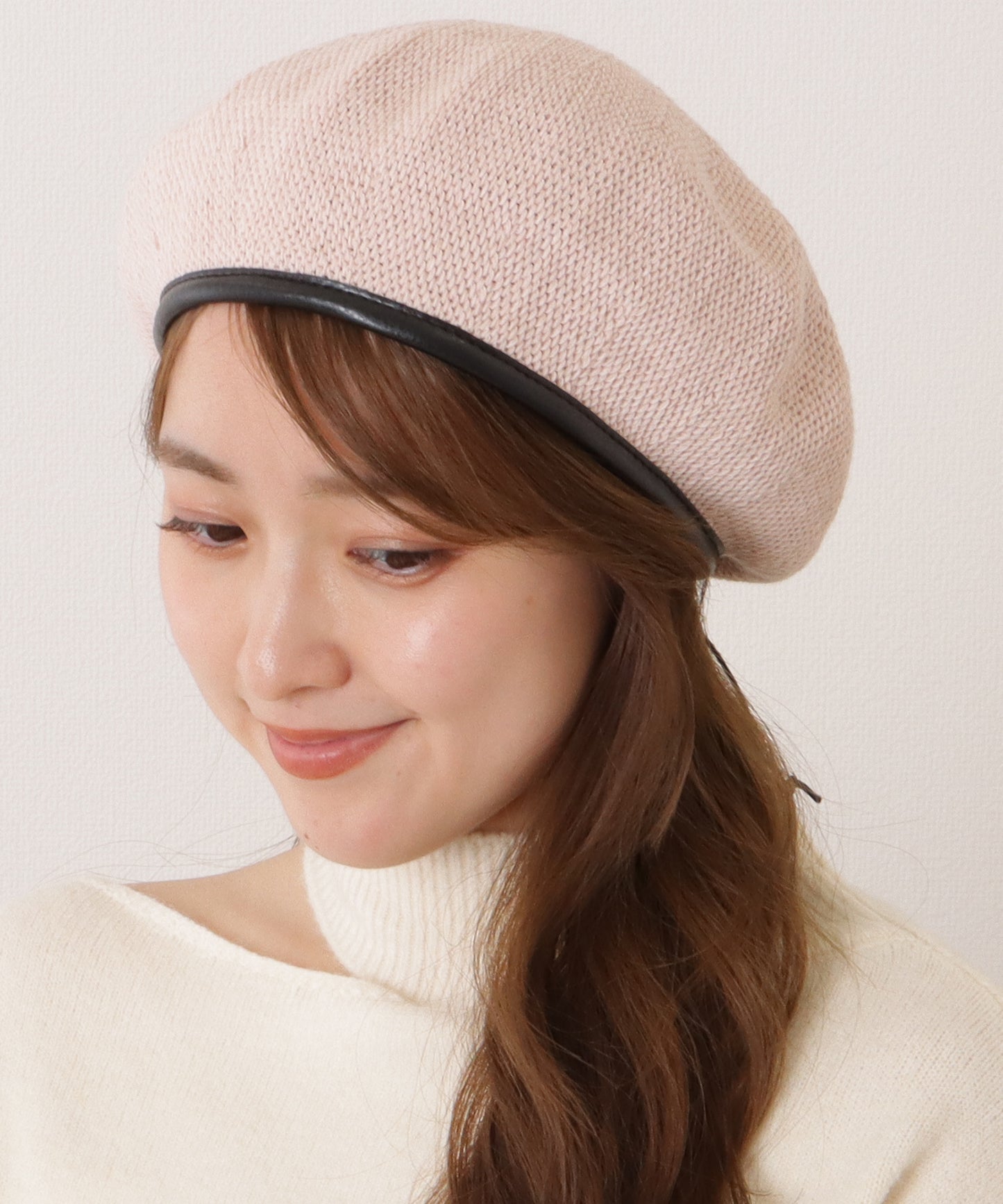 レザー調パイピングメッシュベレー帽
