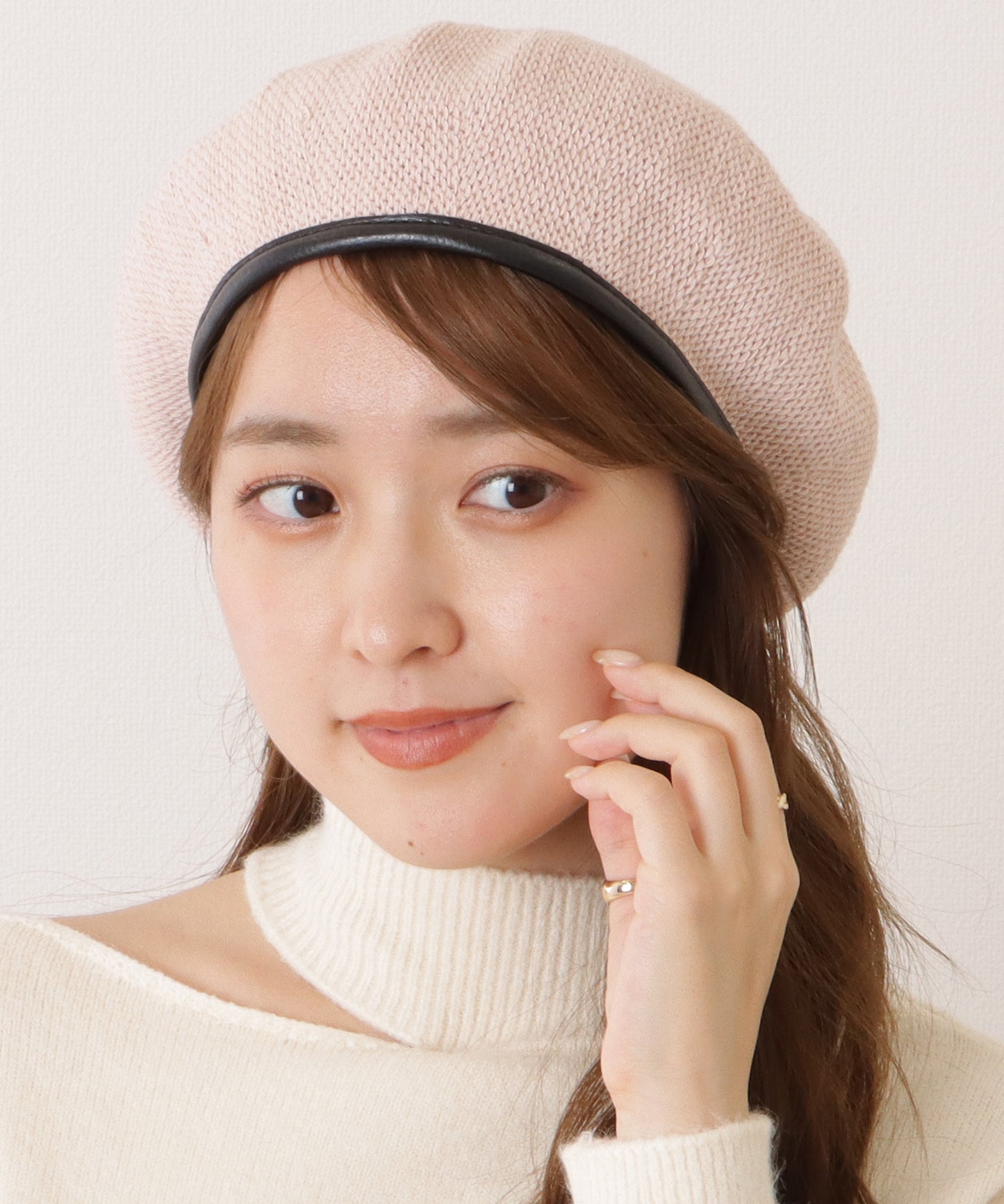 レザー調パイピングメッシュベレー帽