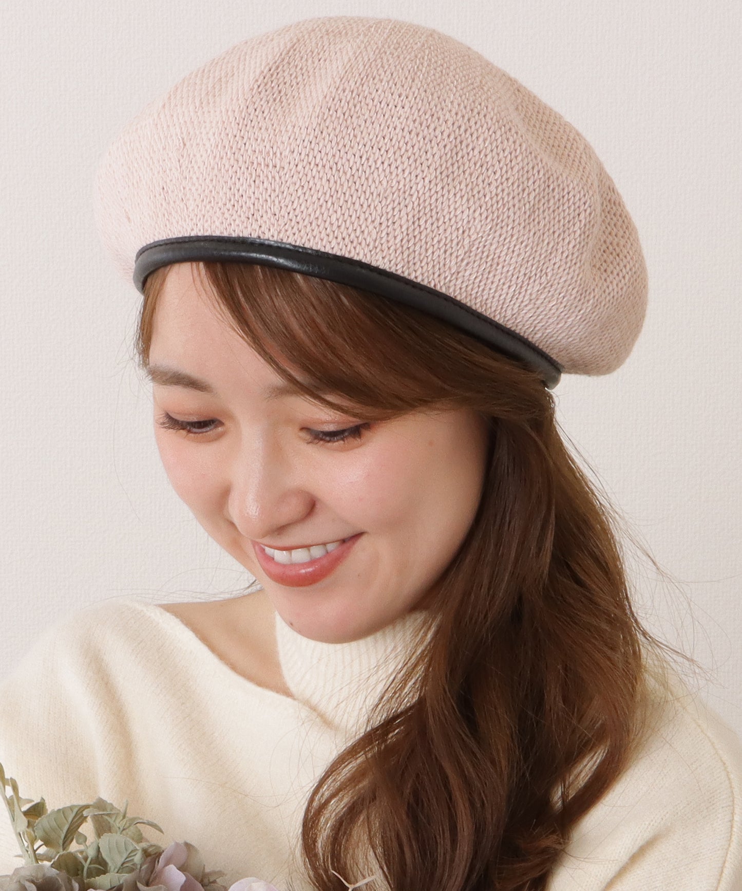 レザー調パイピングメッシュベレー帽