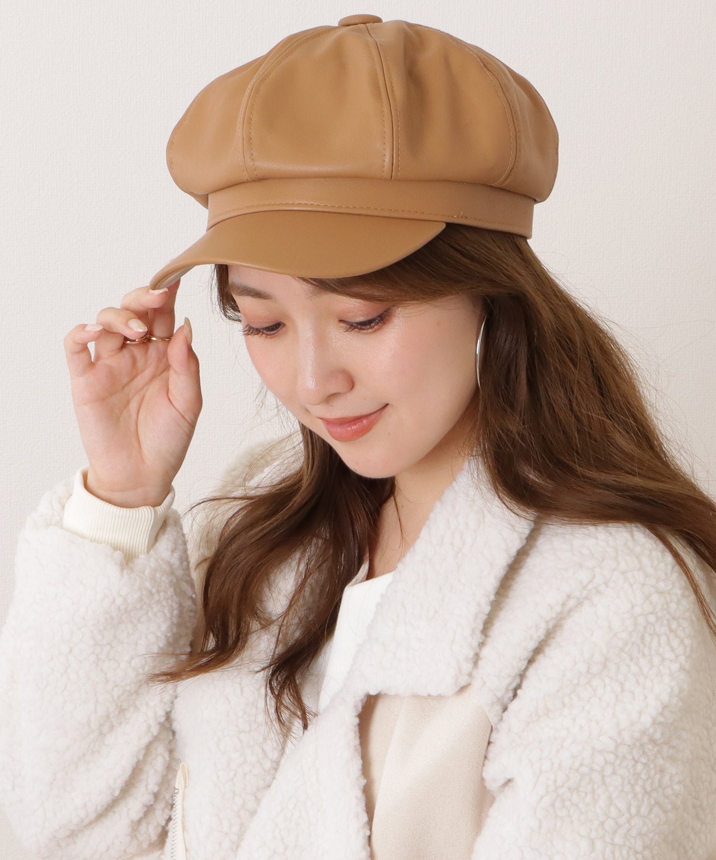 レザー調ボリュームカラーキャスケット帽