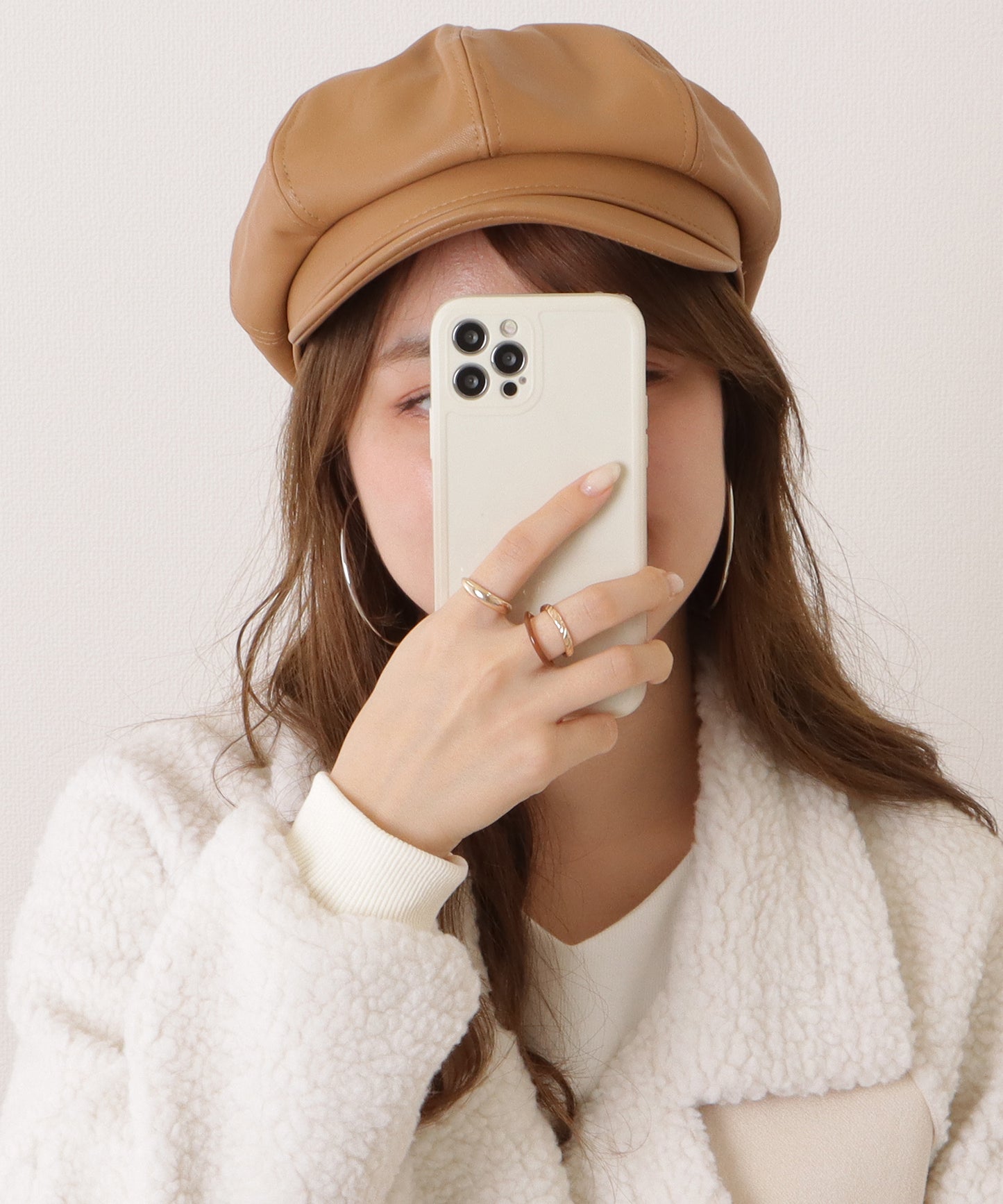 レザー調ボリュームカラーキャスケット帽