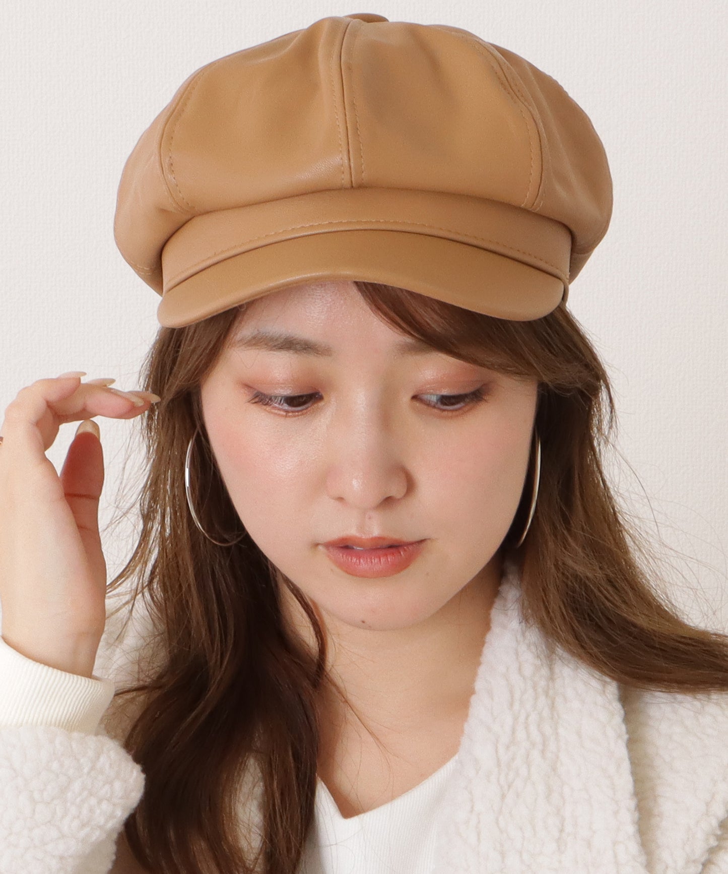 レザー調ボリュームカラーキャスケット帽