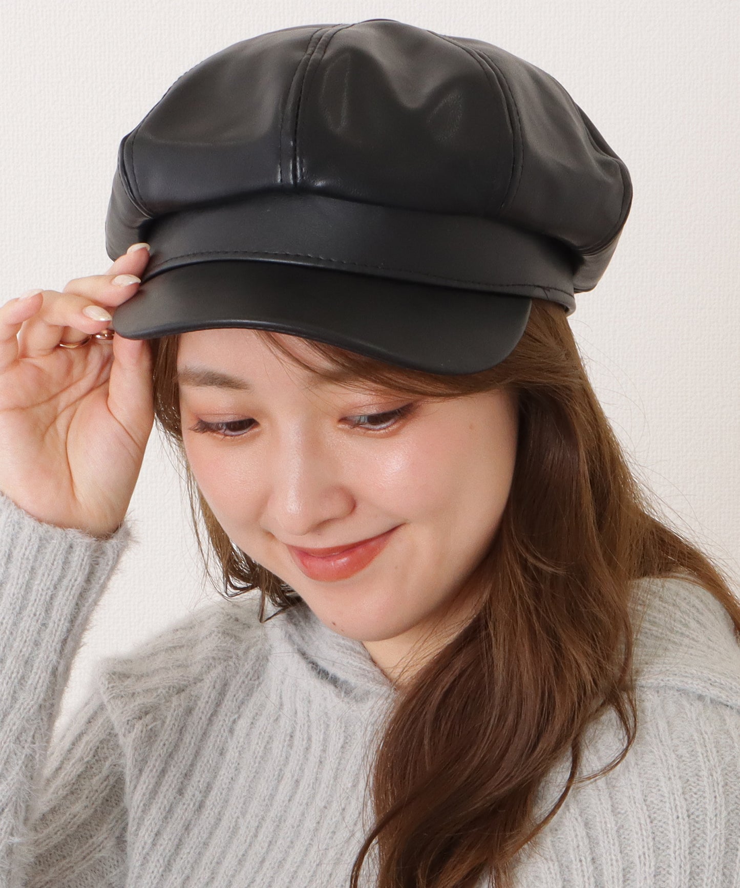 レザー調ボリュームカラーキャスケット帽