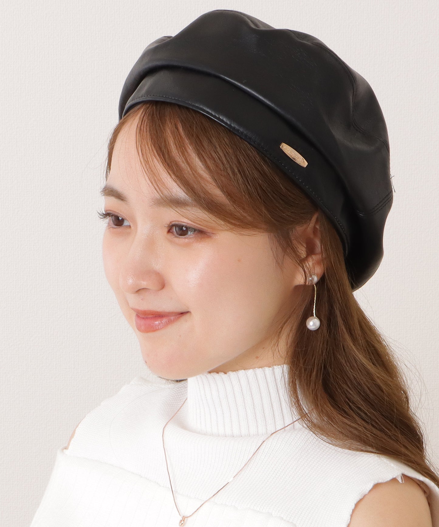 レザー調ステッチインタグ付きベレー帽