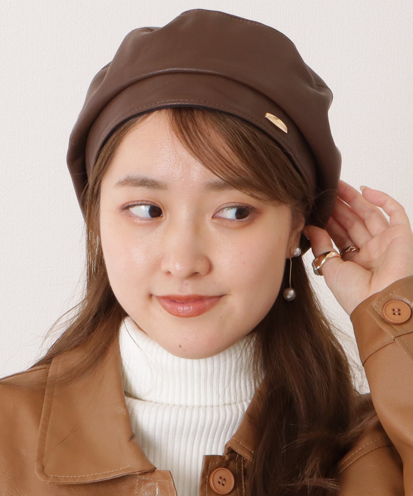 レザー調ステッチインタグ付きベレー帽
