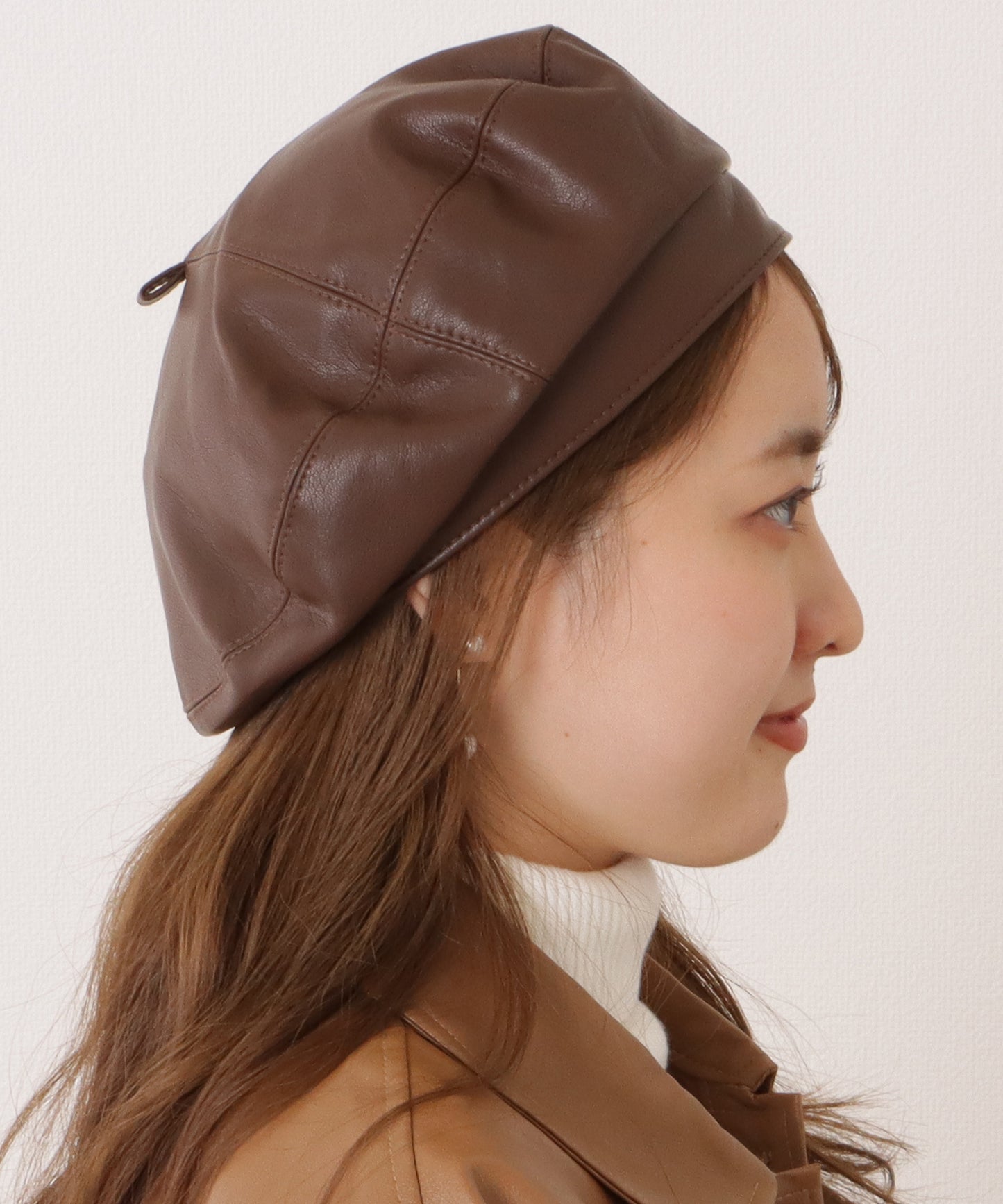 レザー調ステッチインタグ付きベレー帽