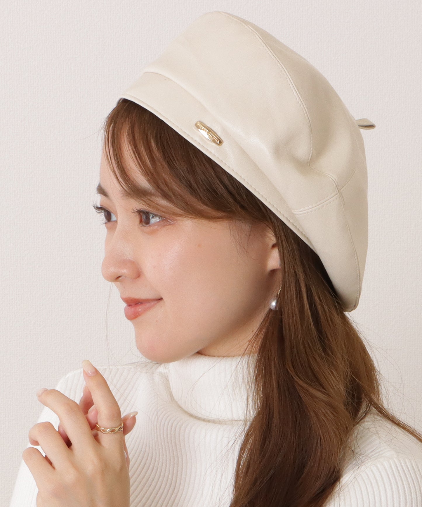レザー調ステッチインタグ付きベレー帽