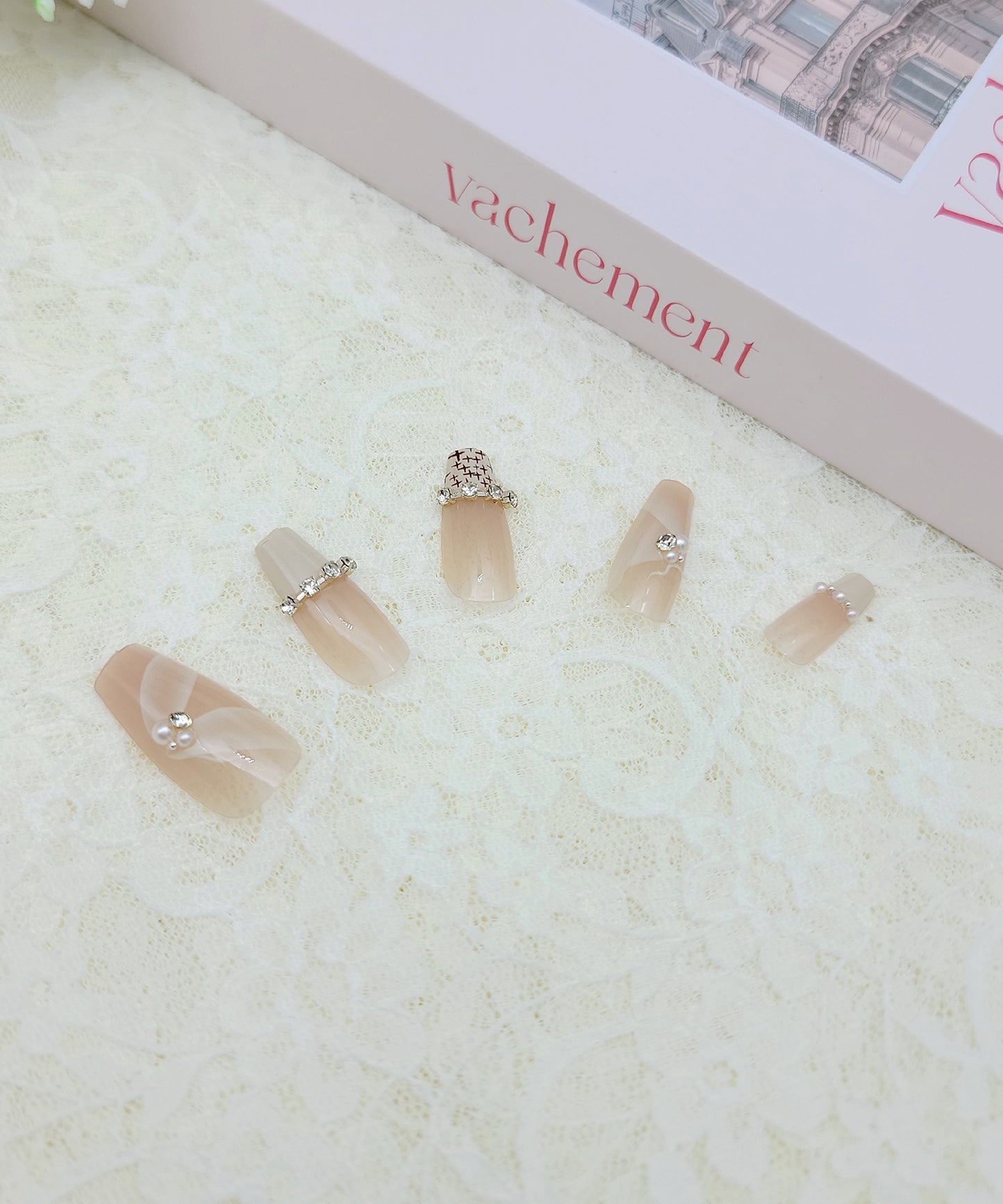 バラエティ ビジュー 血色カラー デザイン ネイルチップ
