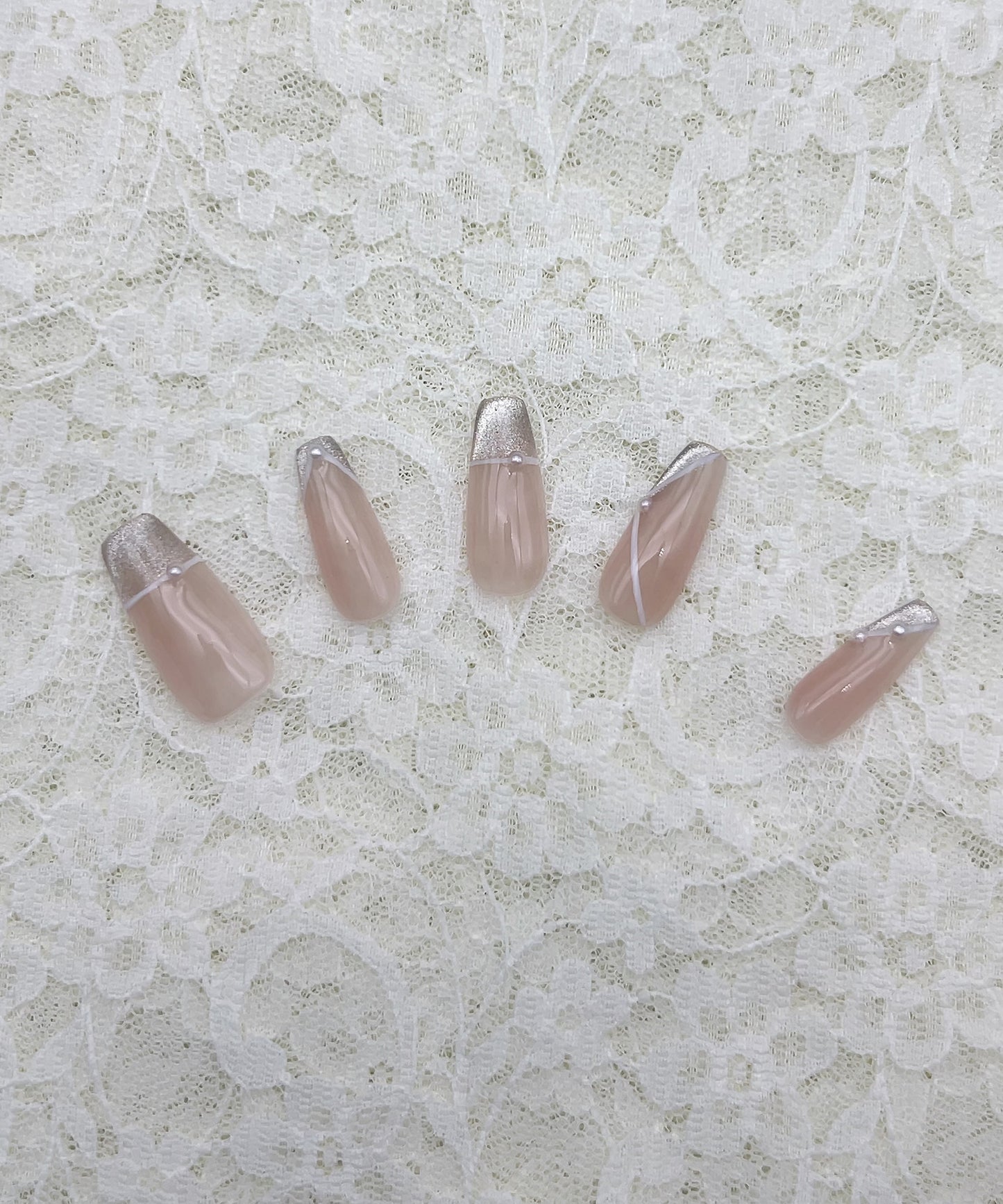 パール ライン ラメ フレンチ ネイルチップ