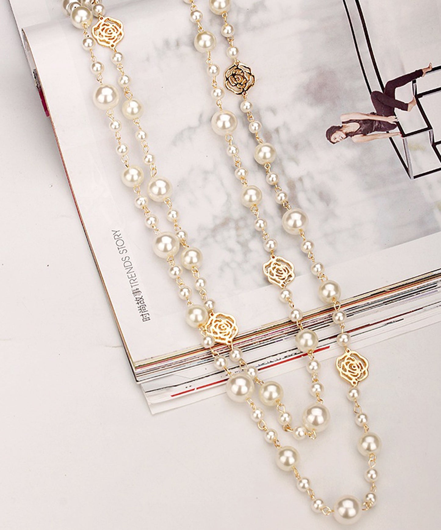 二連イミテーションパール ローズ クローバー ロングネックレス