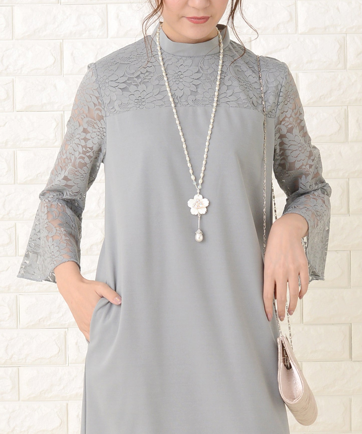 フラワーモチーフ イミテーションパールロングネックレス