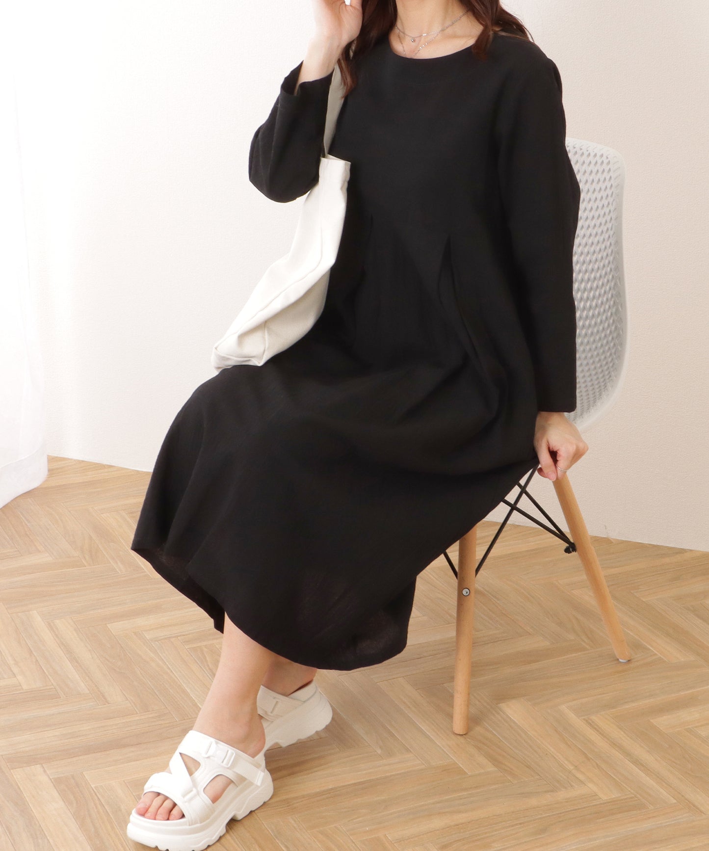 ソリッドカラー タック付き フレア ロング ワンピース