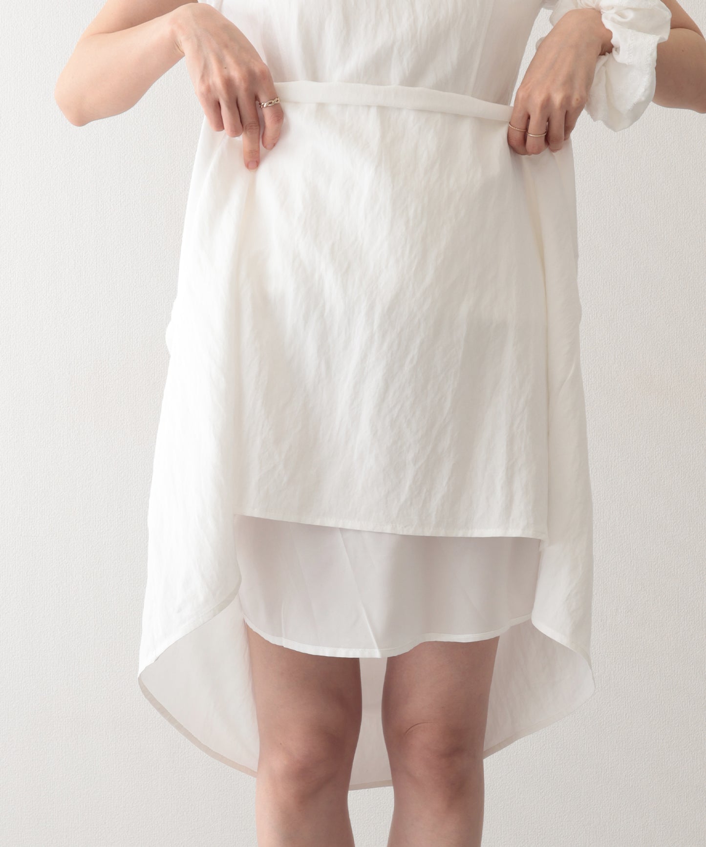 チョーカー付き クルーネック パフスリーブ ギャザー ロング ワンピース