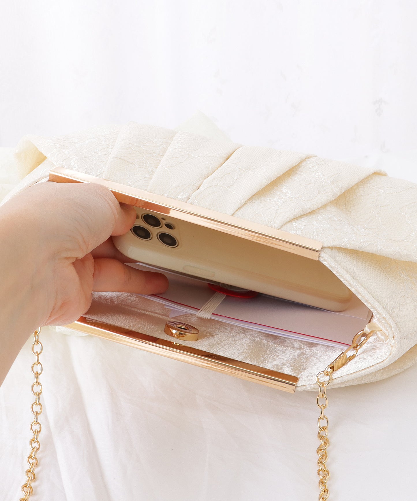 総レース メタリックバー プリーツ クラッチ バッグ