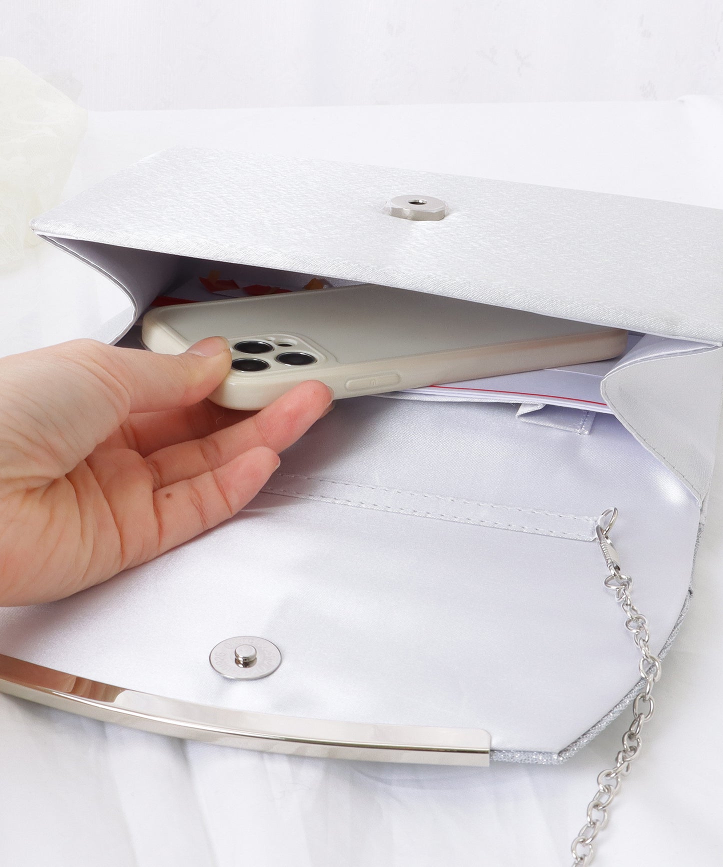 メタリックバー付き スクエア タック クラッチ バッグ