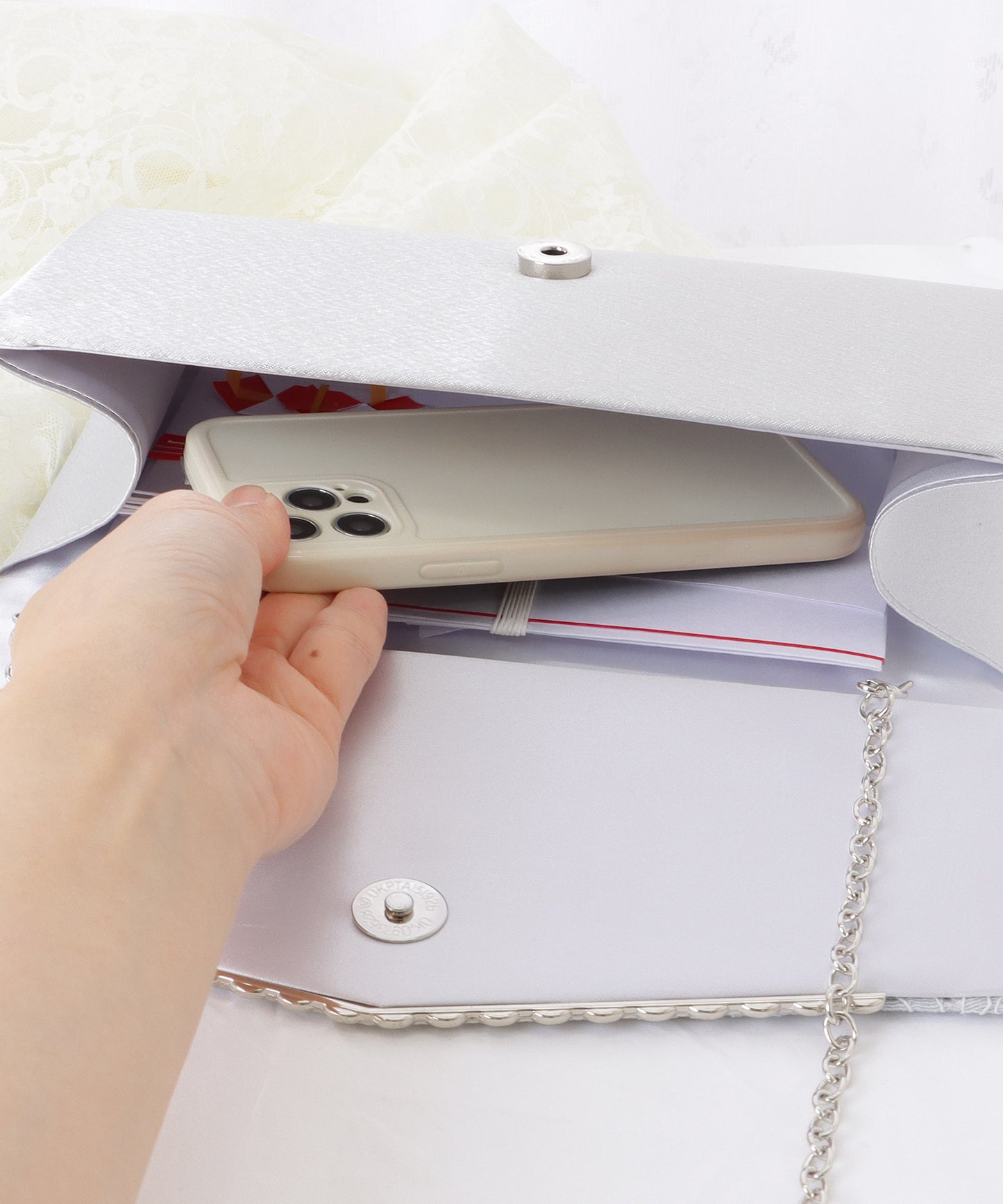 メタリック ライン付き レース スクエア クラッチ バッグ